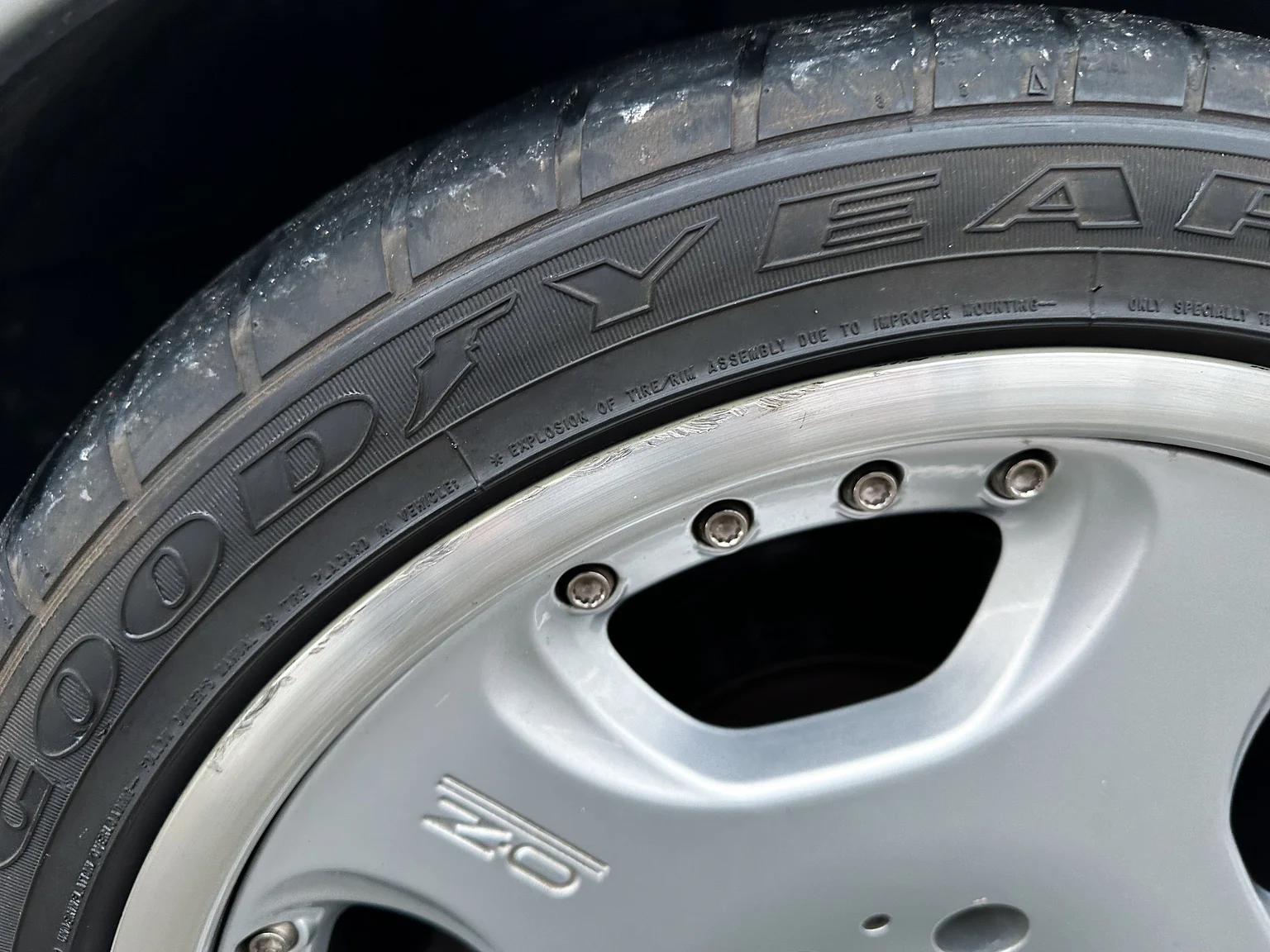 Exteriörbild på 1993 Mercedes-Benz 600 SL (52)