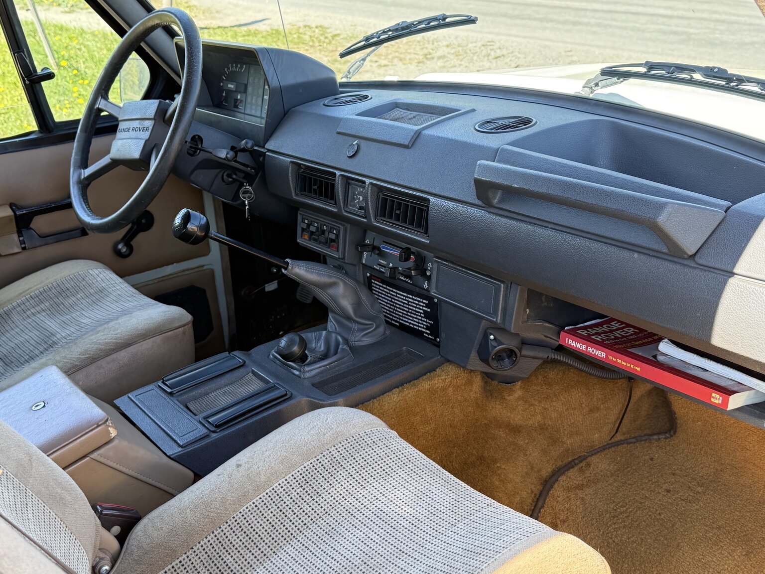 Interior image of 1985 Land Rover Range Rover 3.5 V8