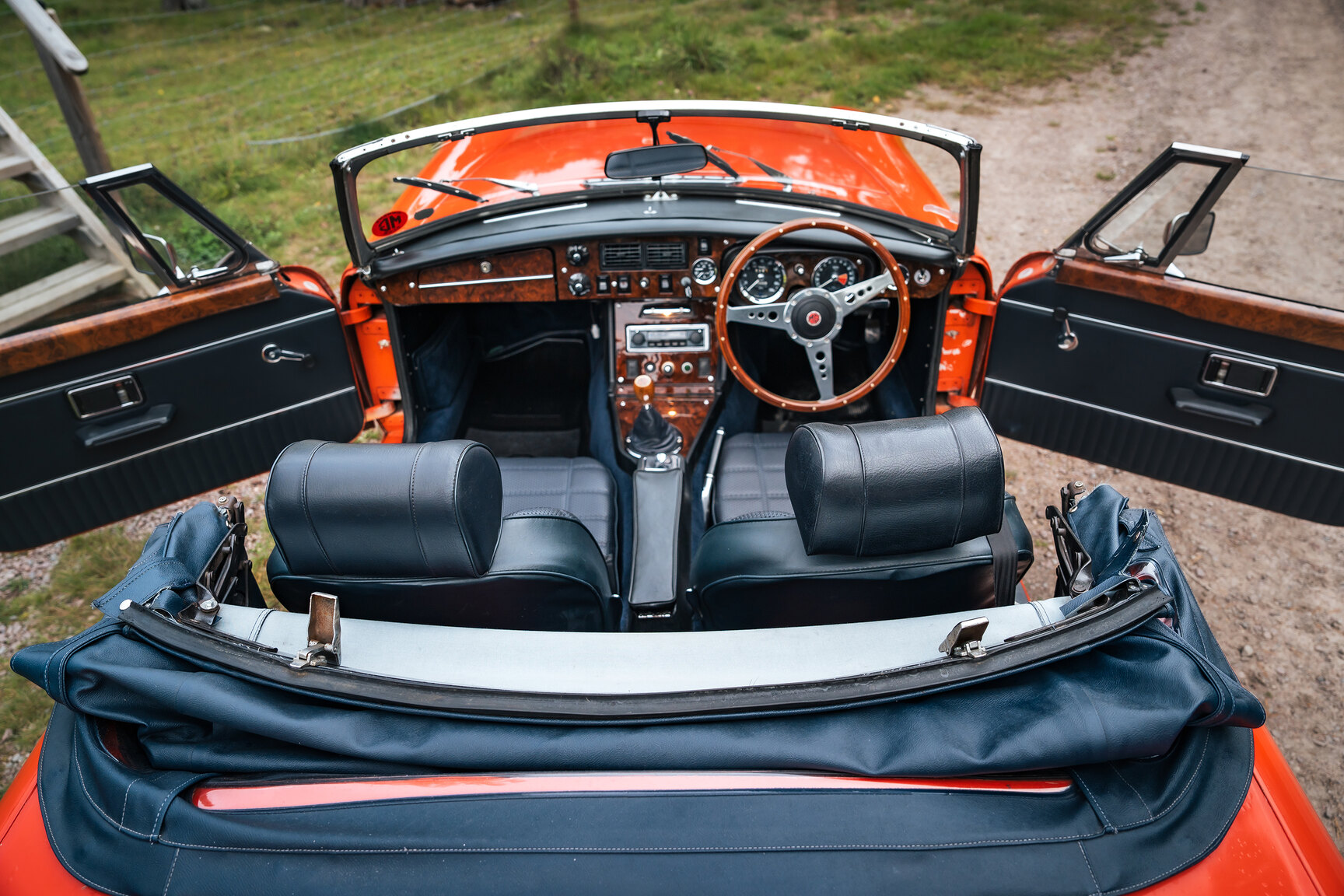 Interior image of 1973 MG MGB Roadster (43)