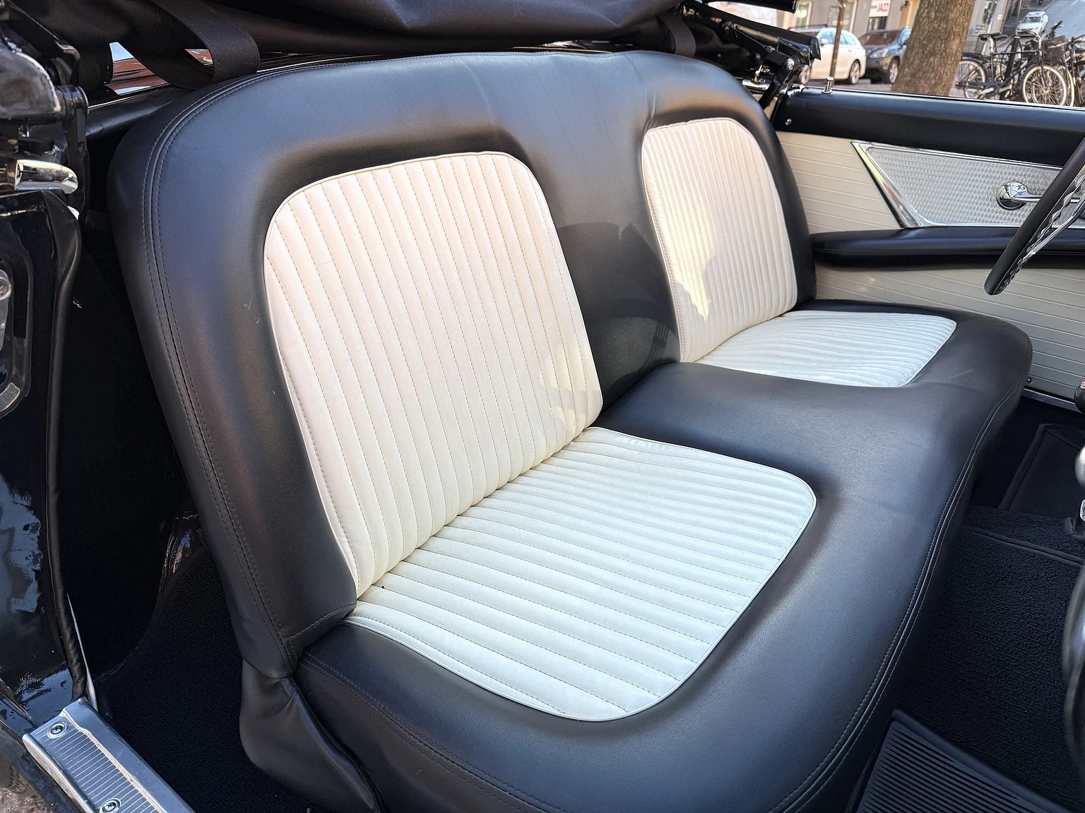 Innenraumfoto von 1955 Ford Thunderbird (36)