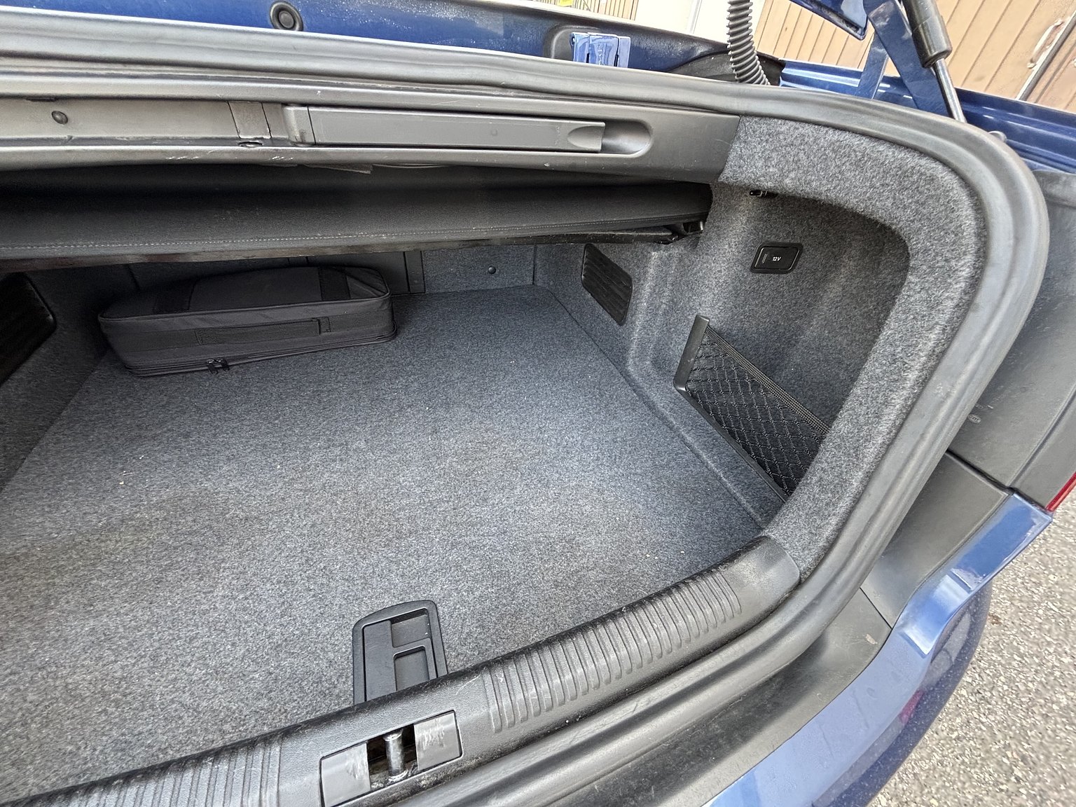 Interior image of 2003 Audi A4 Cabriolet 2.4 V6 Multitronic