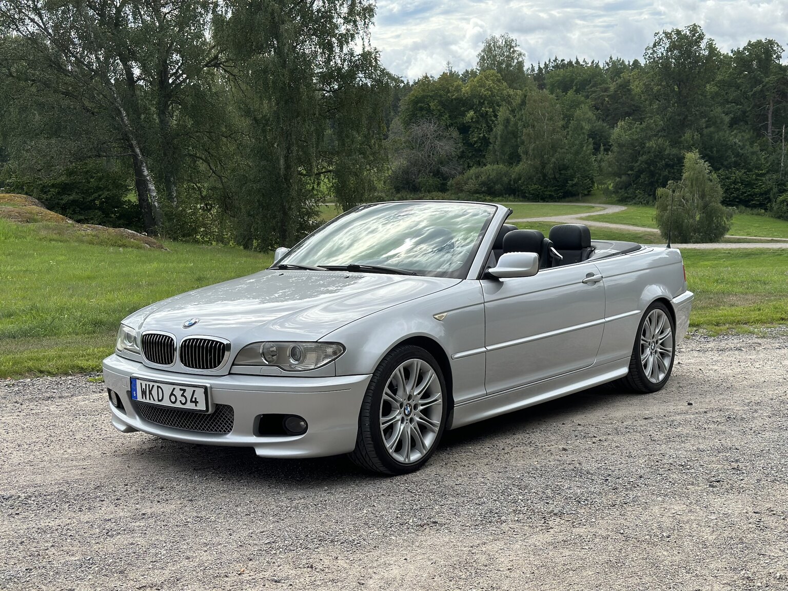 Exterior image of 2005 BMW 330Ci