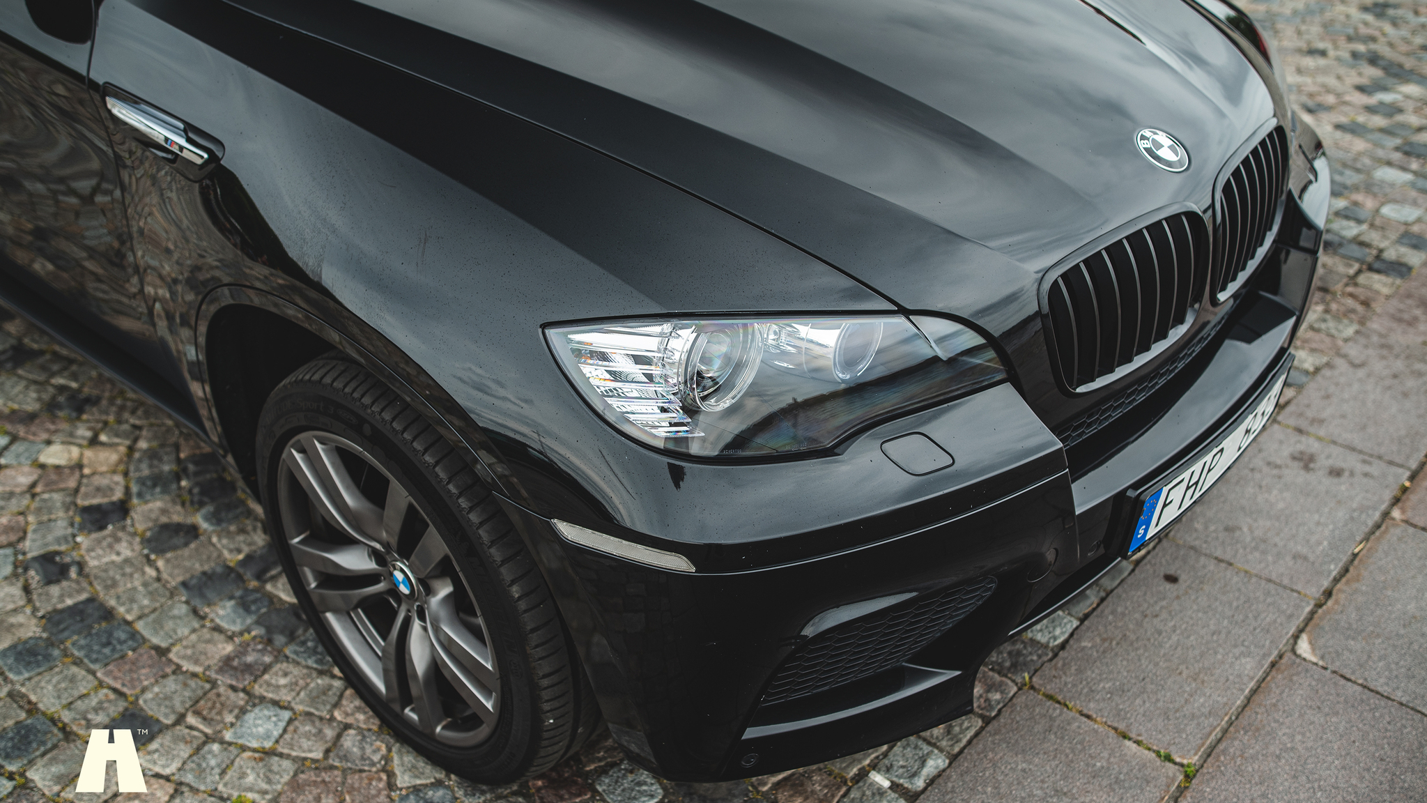 Exteriörbild på 2010 BMW X6 M Ferrita 555HK (14)