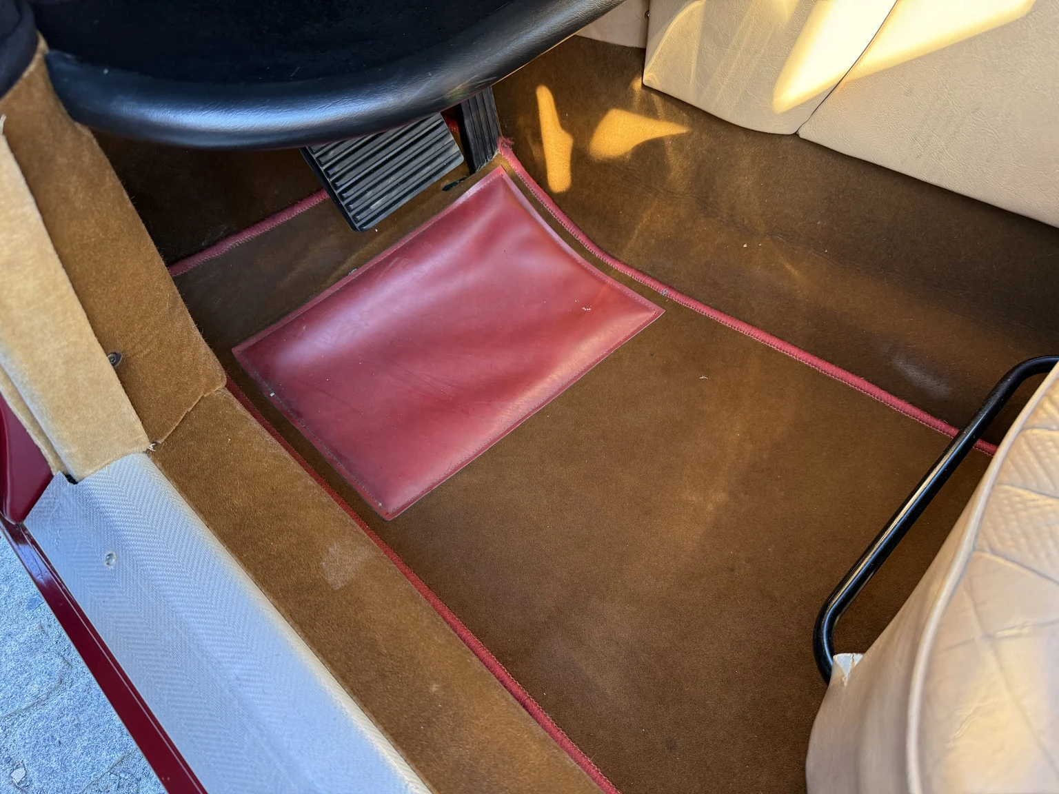 Innenraumfoto von 1970 Jaguar XJ12 Performance (10)