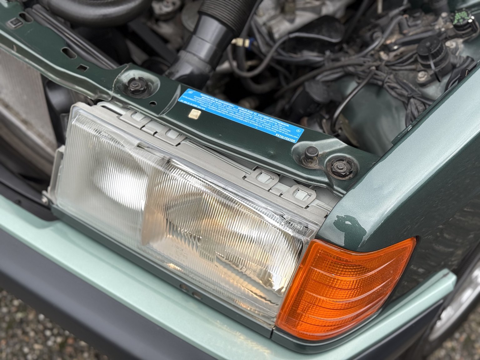 Image of 1989 Mercedes-Benz 190 E mechanics