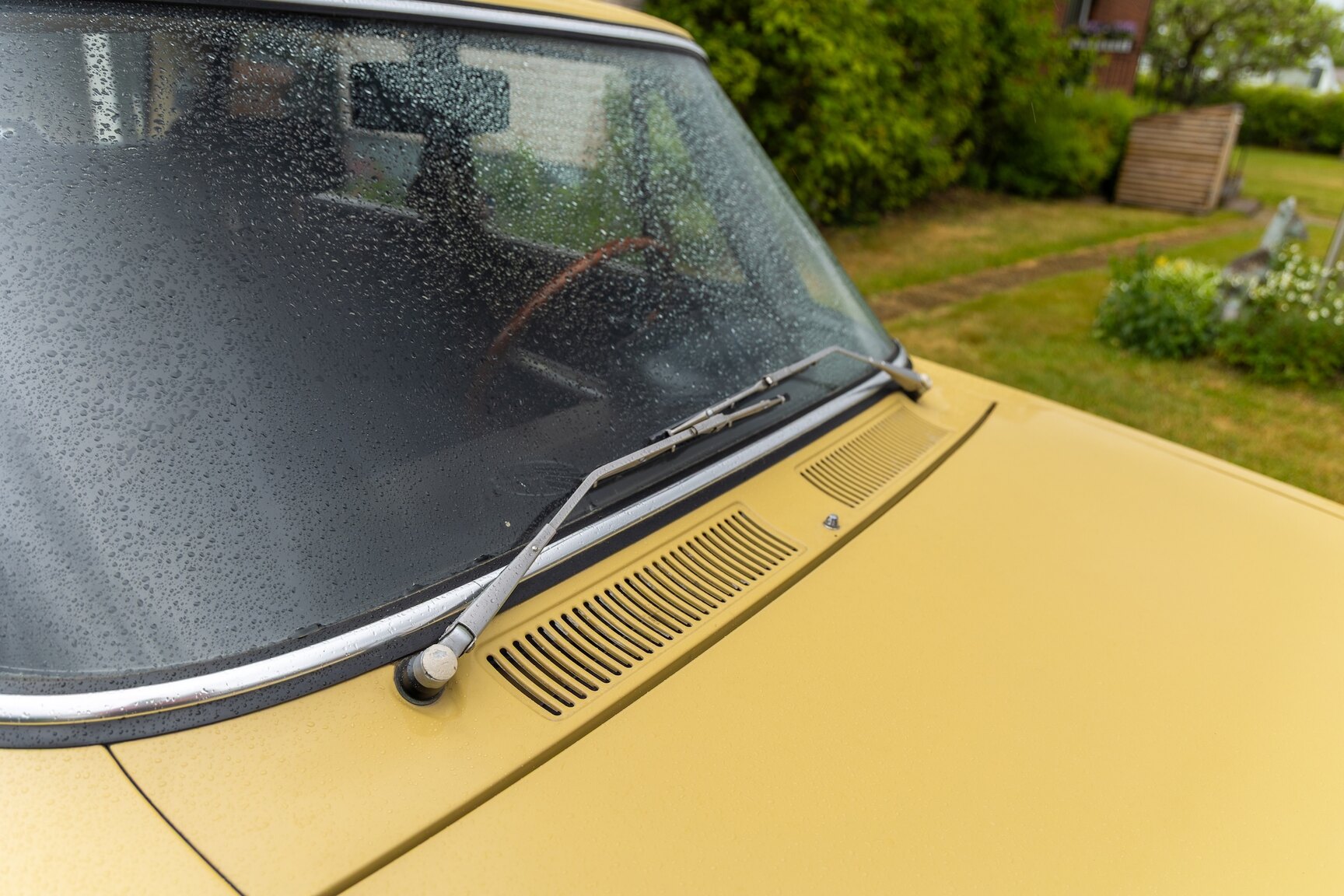 Exterior image of 1974 Alfa Romeo Berlina 2000