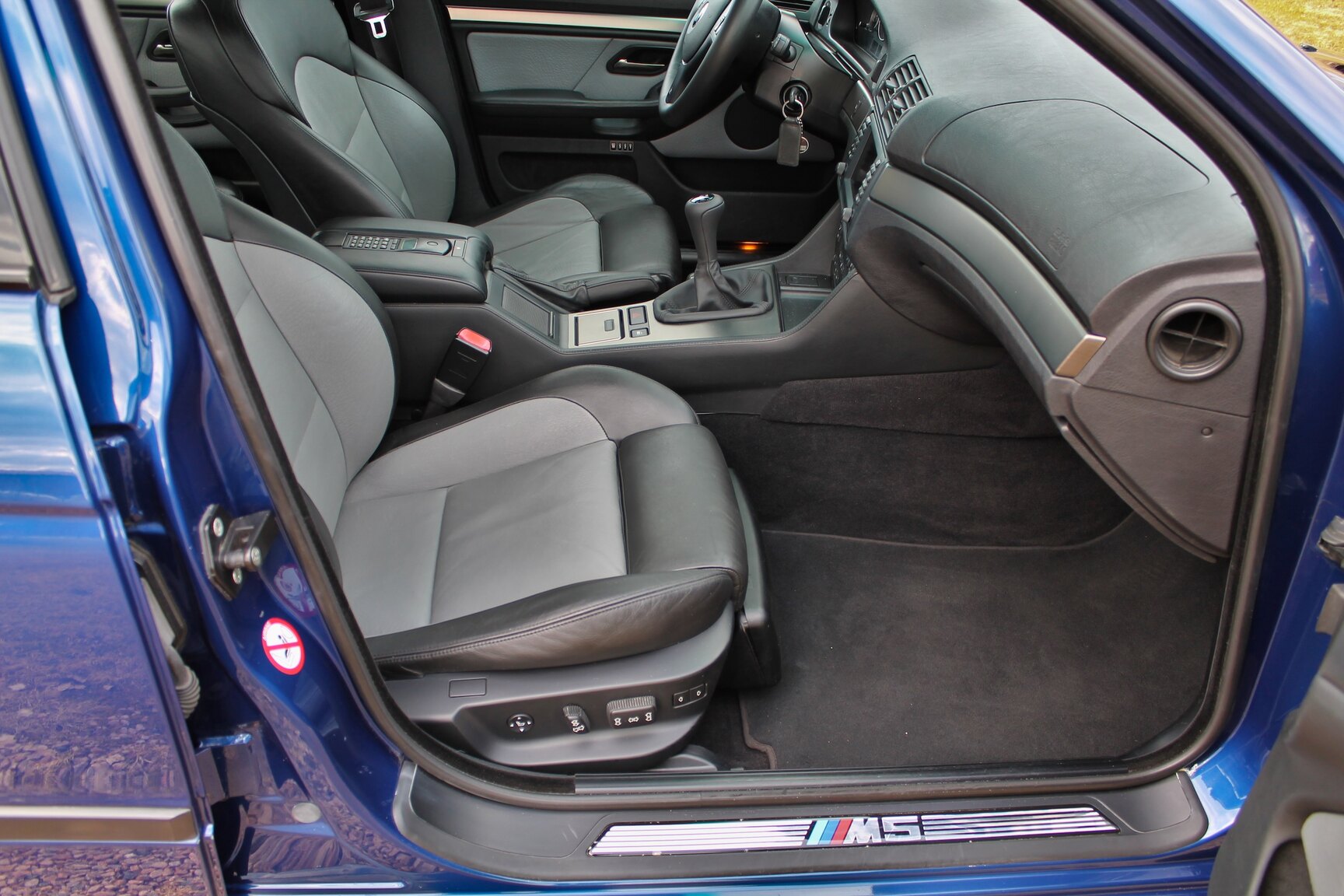 Interiörbild 2003 BMW M5