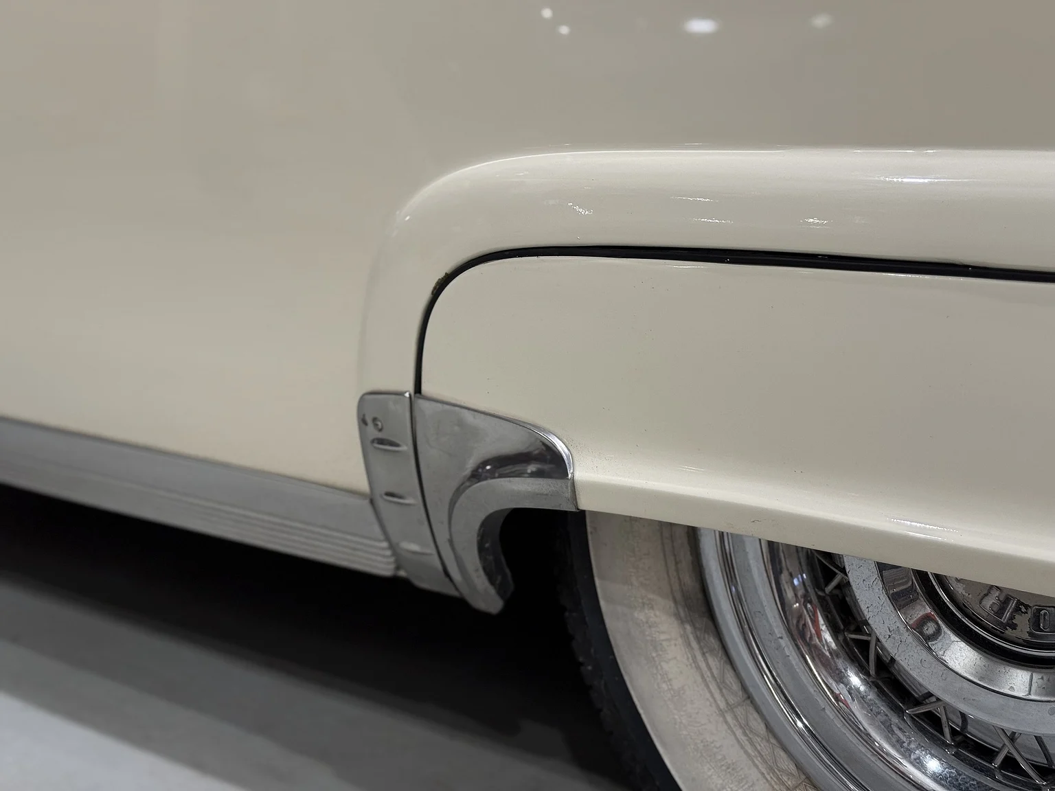 Aussenfoto 1956 Ford Fairlane Sunliner V8 5.1 (42)