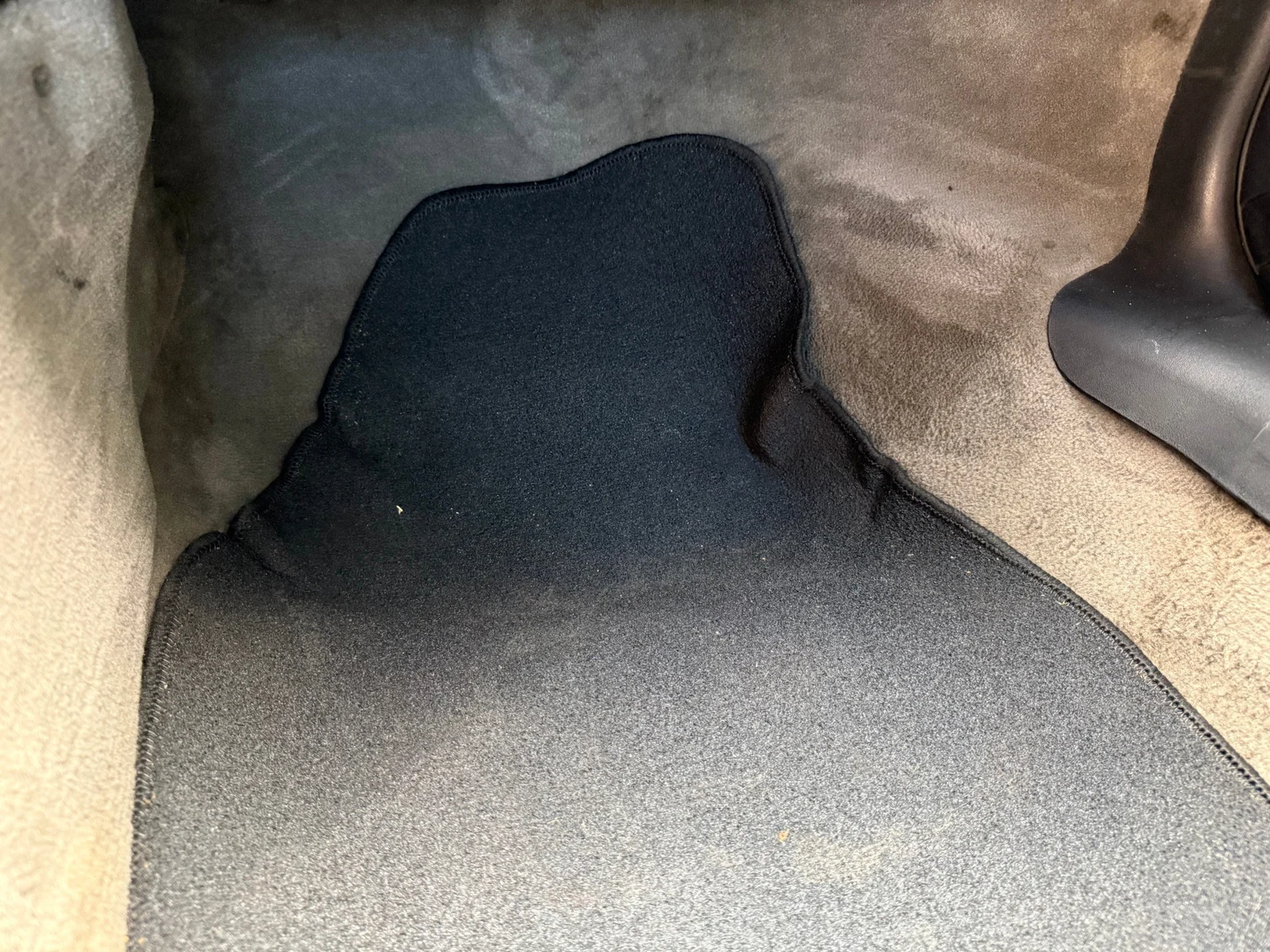 Interior image of 1997 Alfa Romeo GTV (14)