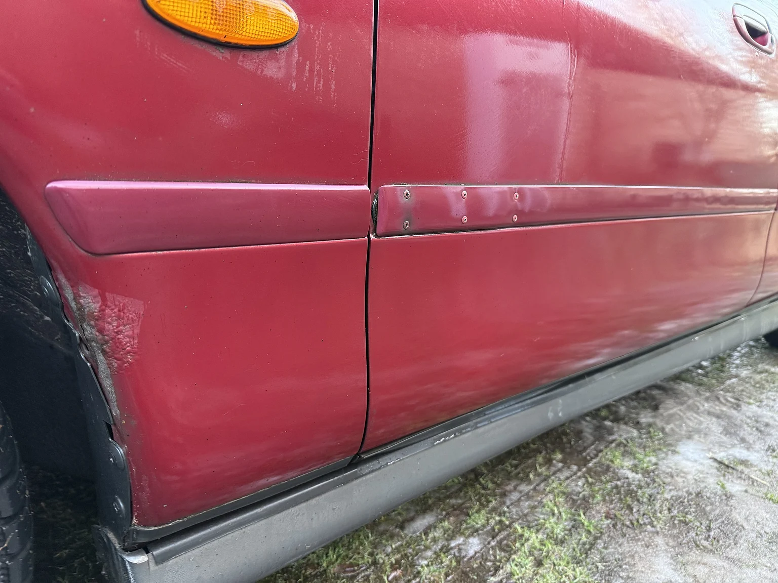 Exteriörbild på 1992 Mazda 626 Hatchback 2.5 V6 Automatic (24)