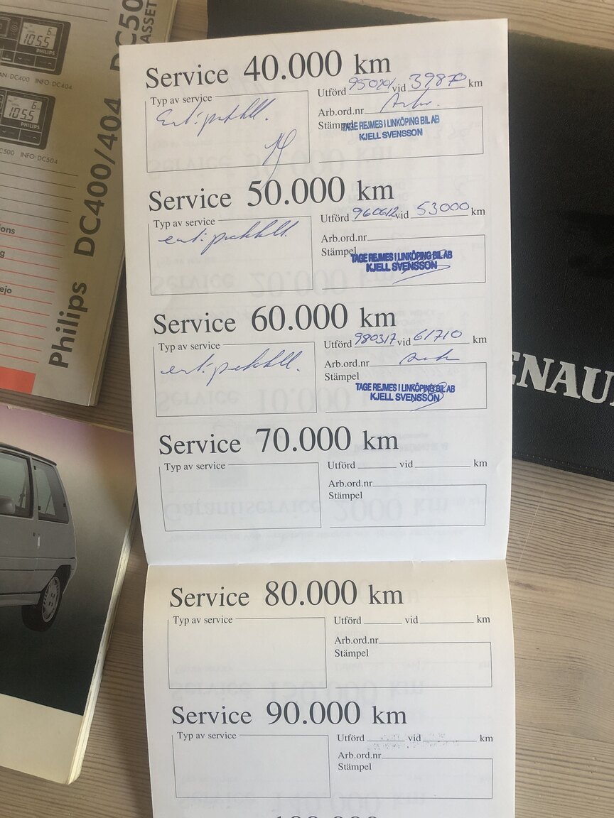 Documentation for 1990 Renault 5 (3)