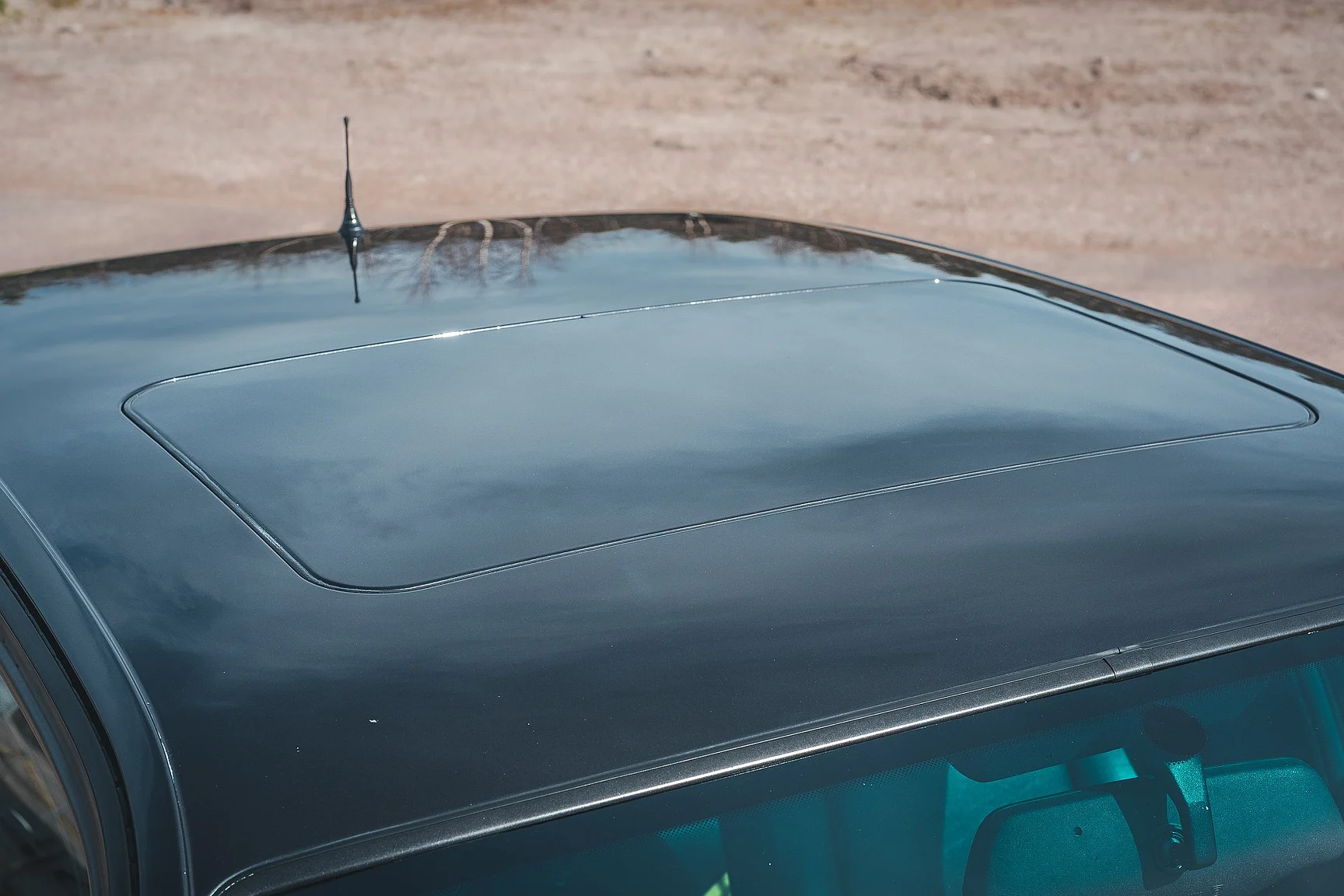 Exterior image of 1992 BMW M5 3.8 (38)