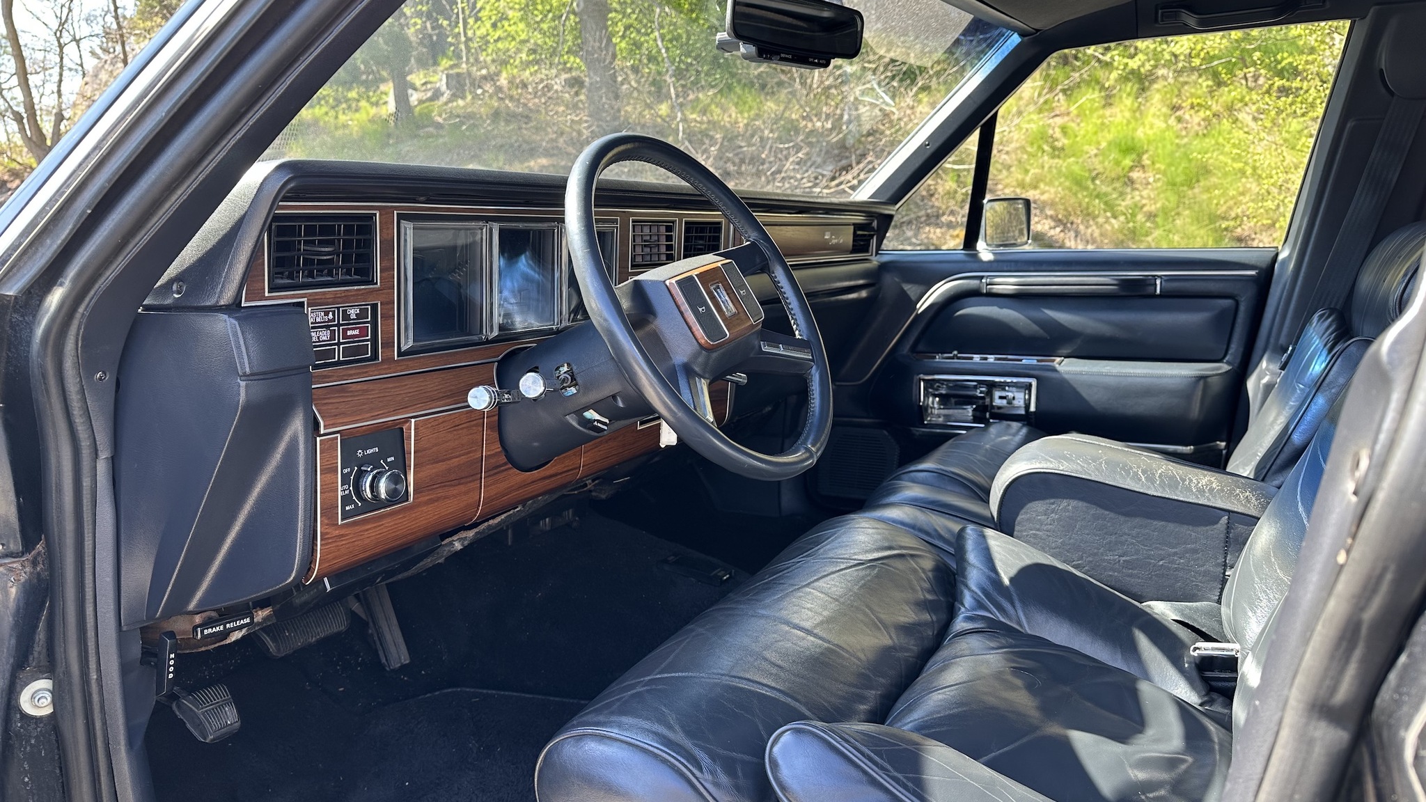Innenraumfoto von 1988 Lincoln Town Car