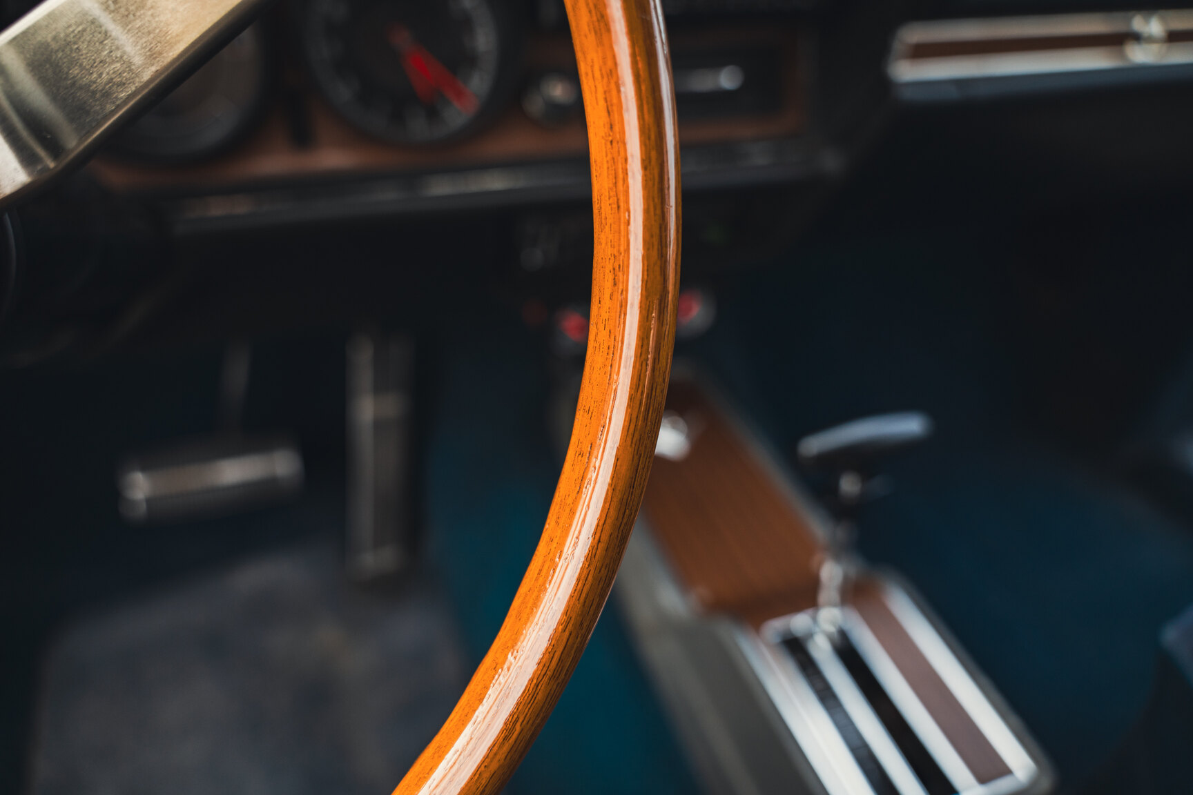 Interior image of 1973 Opel Diplomat V8