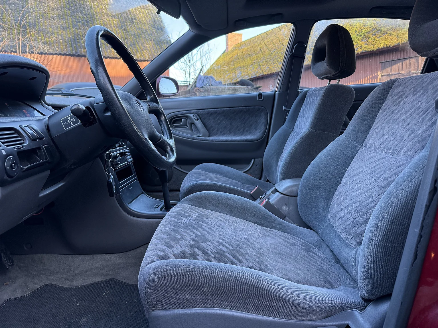 Interiörbild 1992 Mazda 626 Hatchback 2.5 V6 Automatic (14)