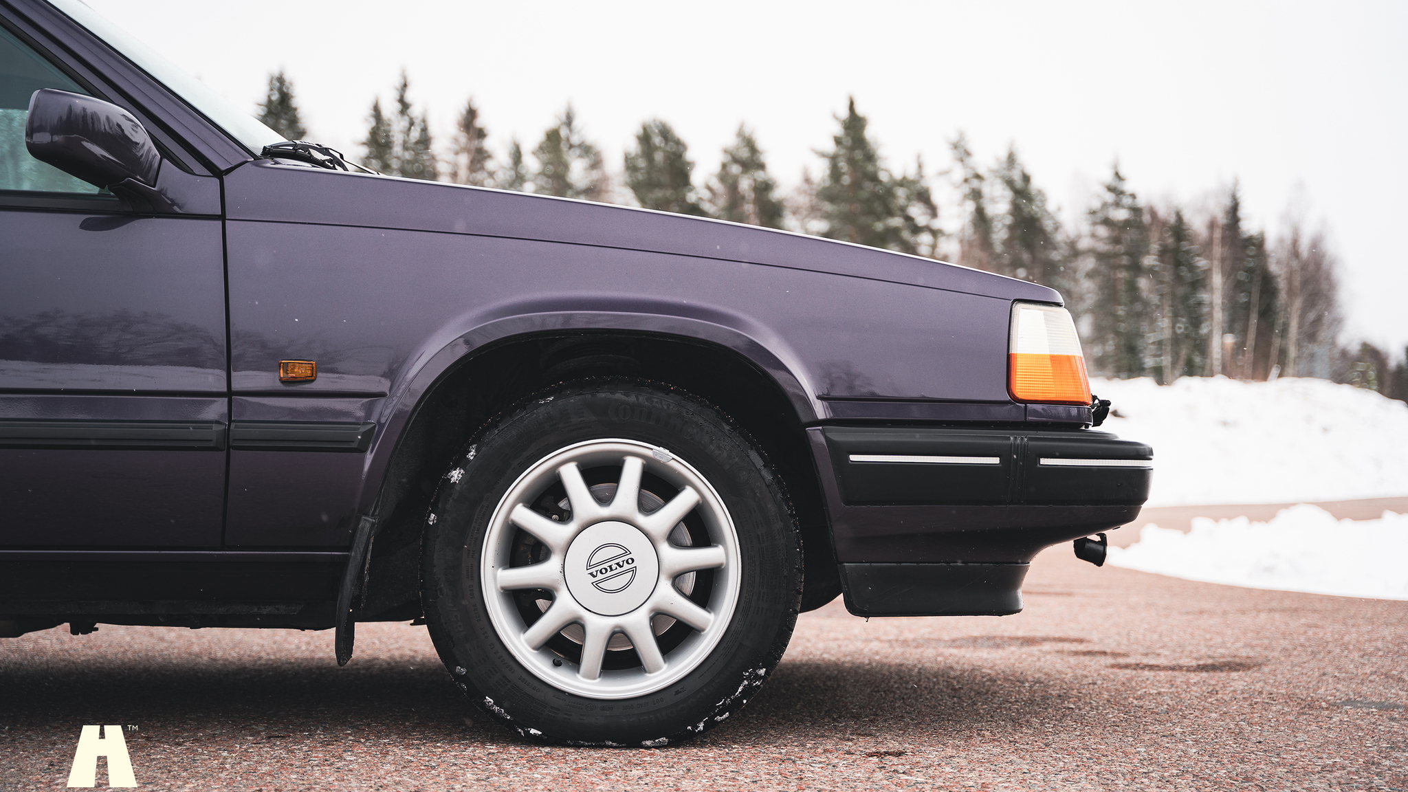 Exterior image of 1995 Volvo 940 SE