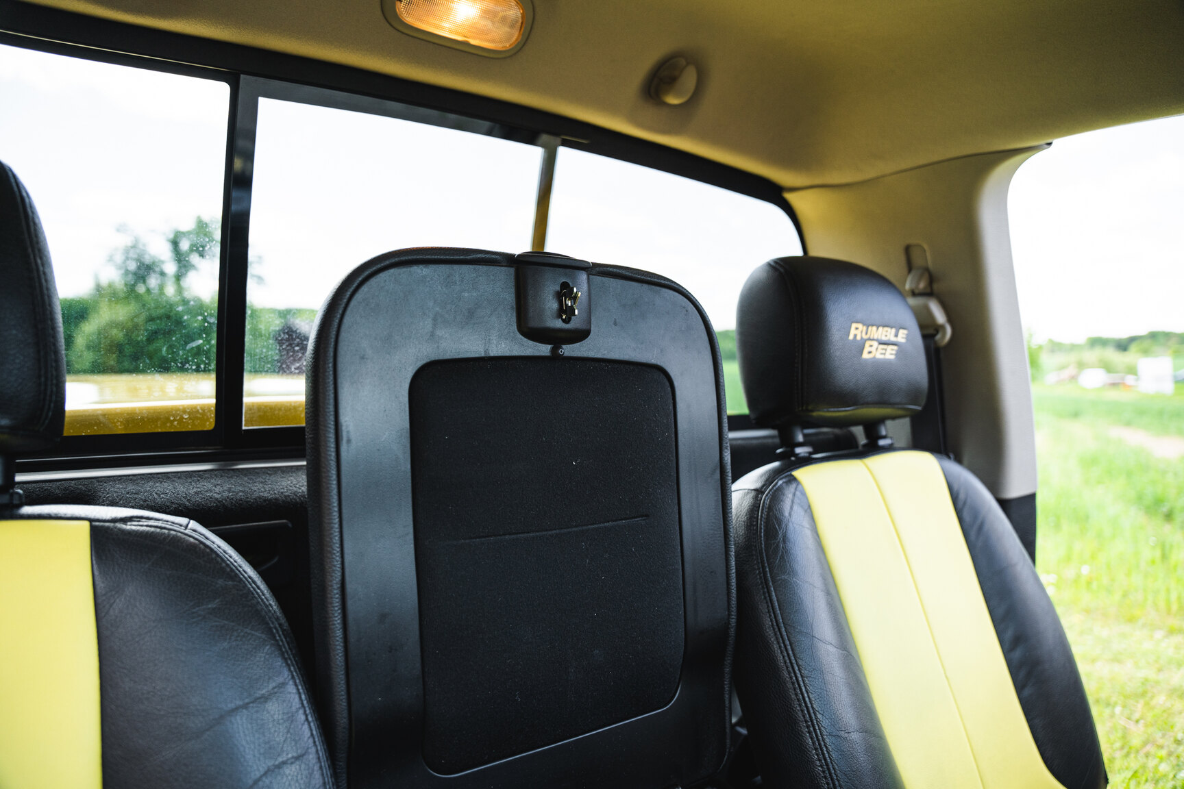 Innenraumfoto von 2005 Dodge Ram 1500 Bumble Bee