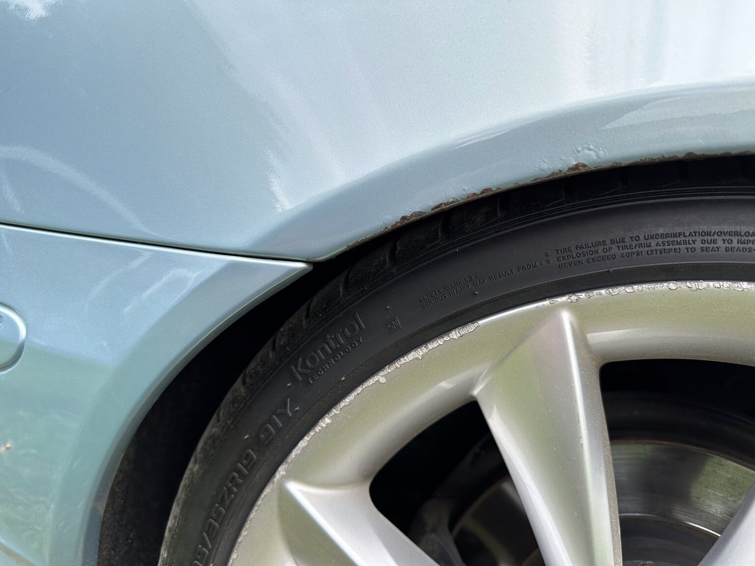 Exterior image of 2003 Mercedes CLK 500 (66)