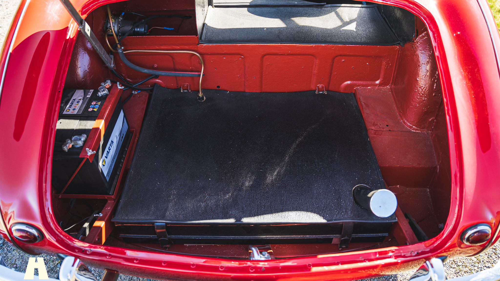 Interior image of 1954 Austin Healey 100 BN1 (33)