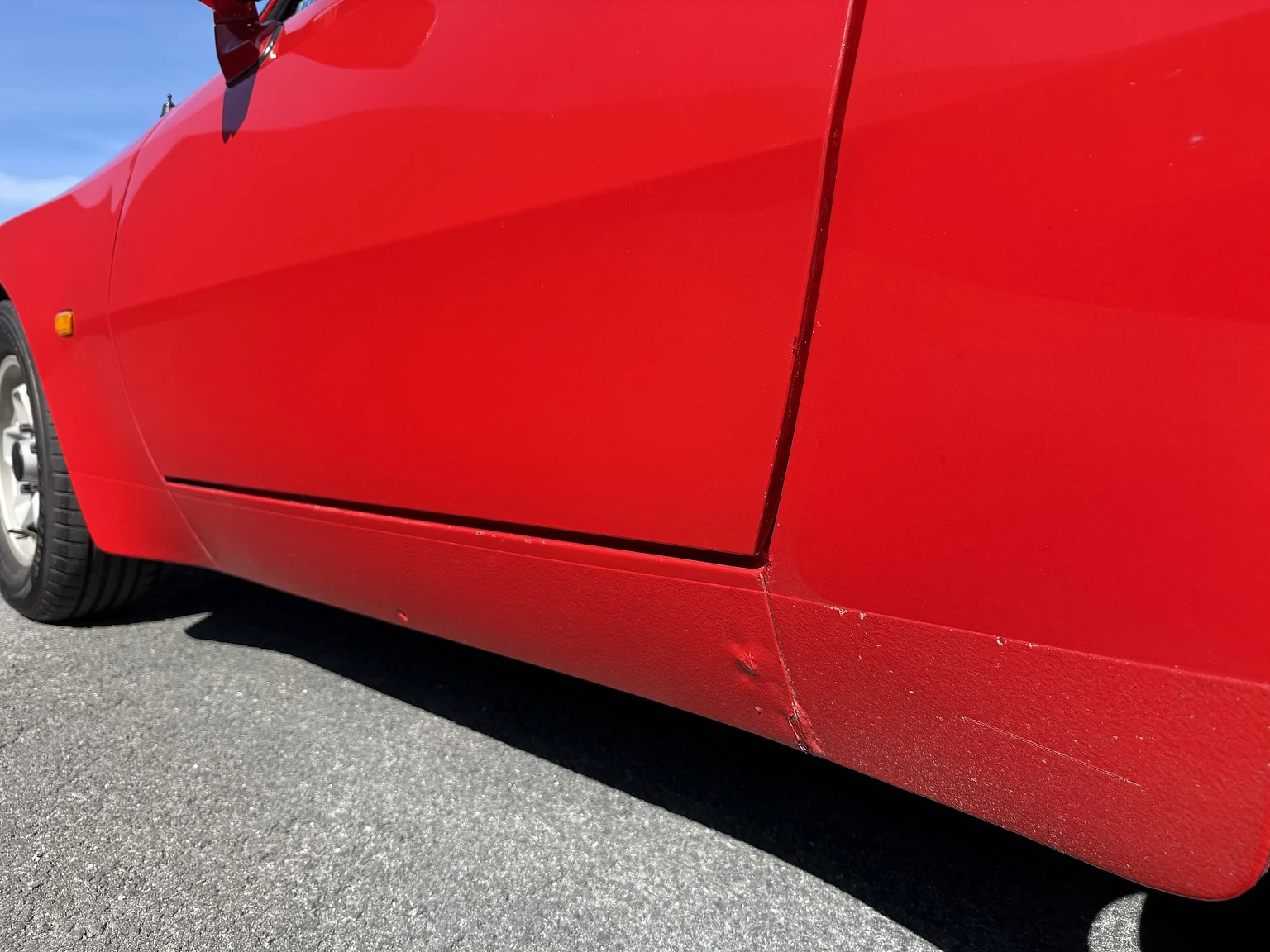 Exteriörbild på 1984 Porsche 944 Targa (30)