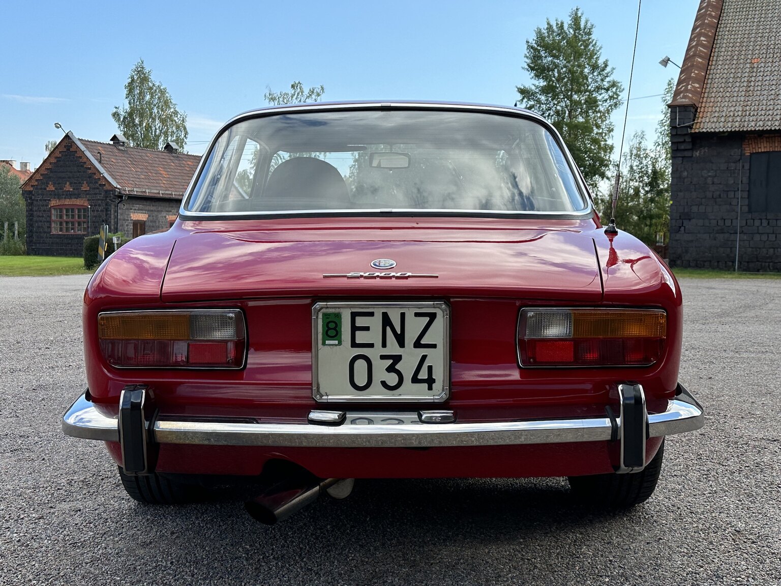 Exteriörbild på 1972 Alfa Romeo 2000 GTV Bertone Coupé