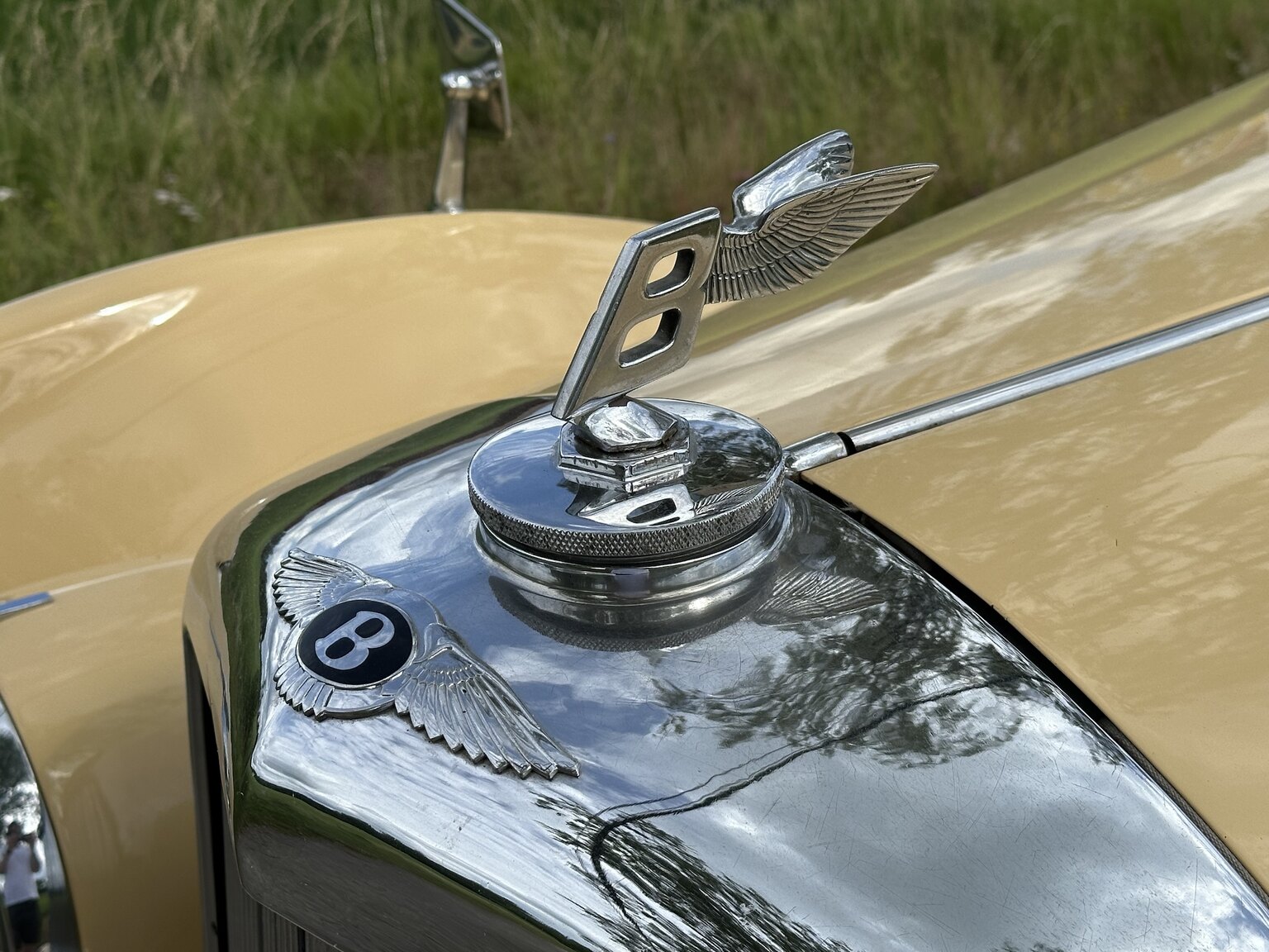 Exterior image of 1947 Bentley Mark IV Sport Saloon