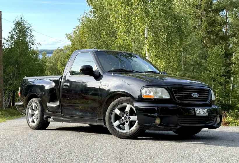 2002 Ford F-150 SVT Lightning