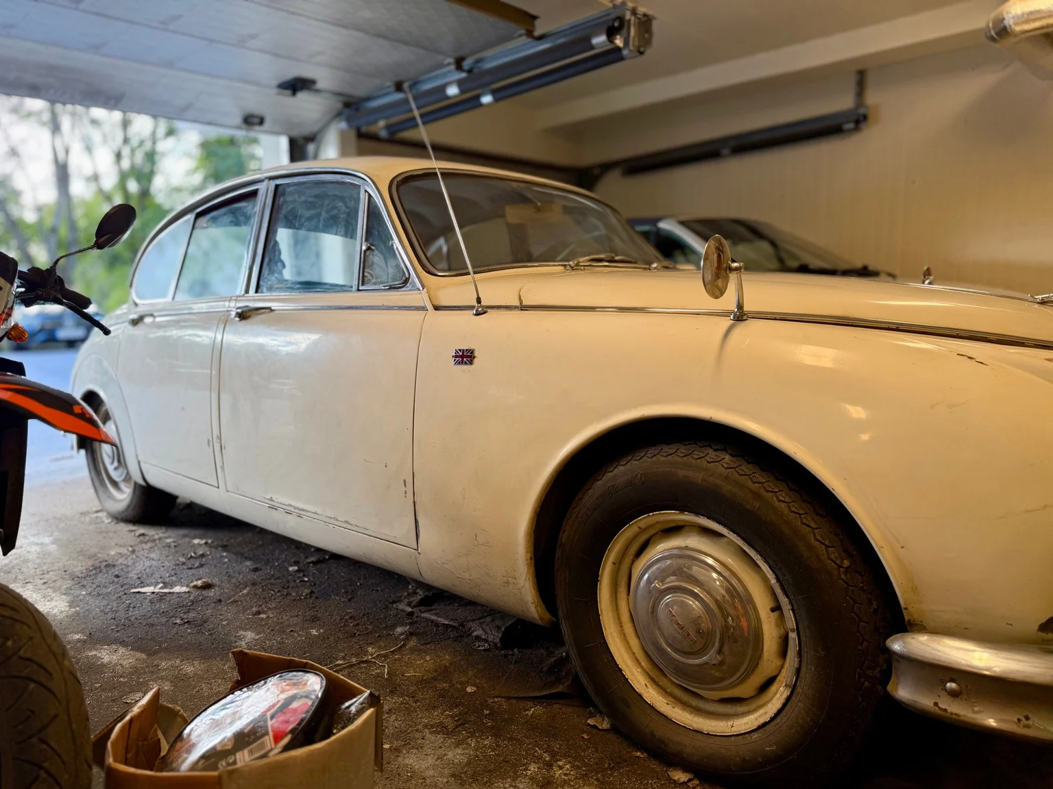 Exteriörbild på 1961 Jaguar Mark 2 (1)