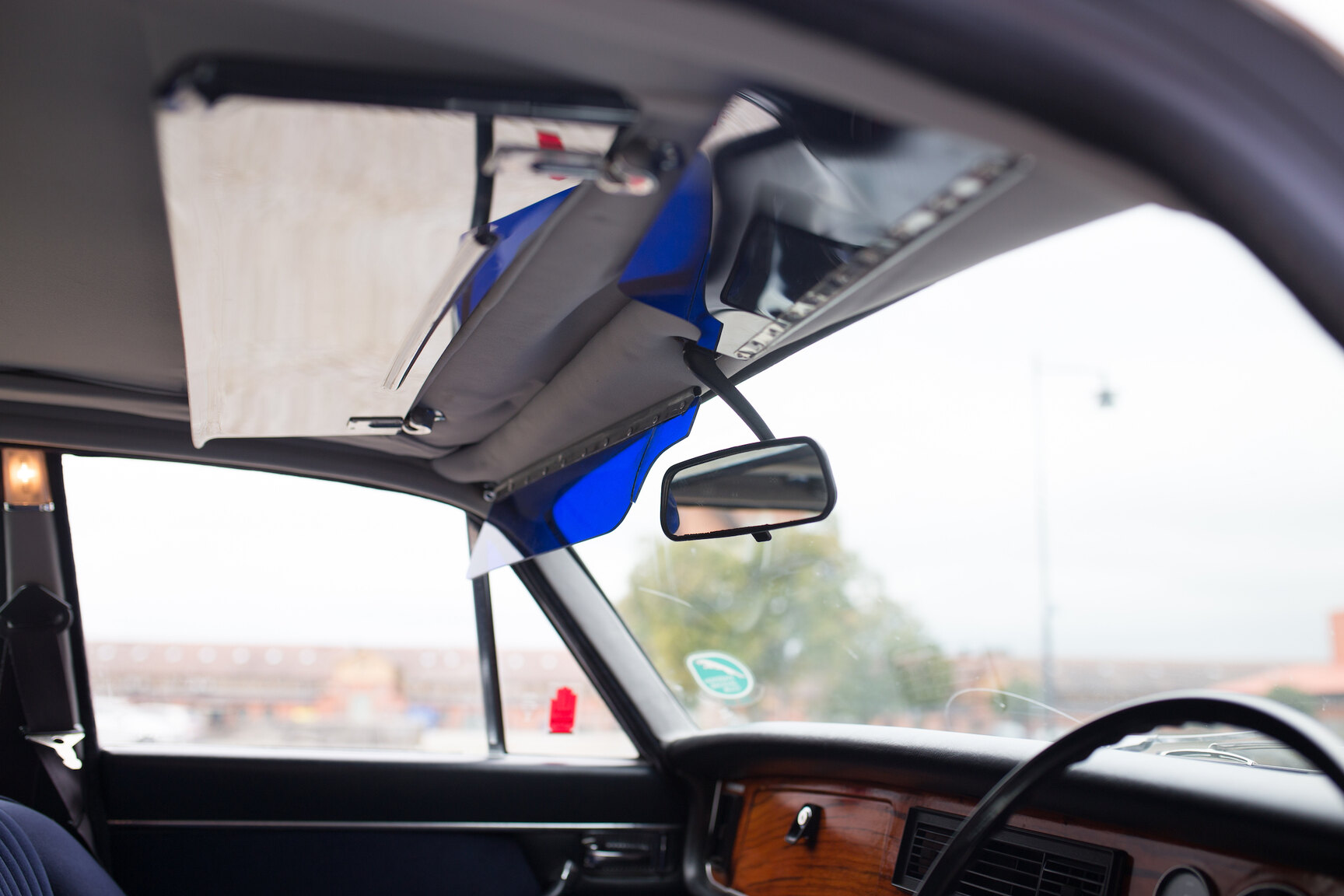 Innenraumfoto von 1975 JAGUAR XJ6  (44)