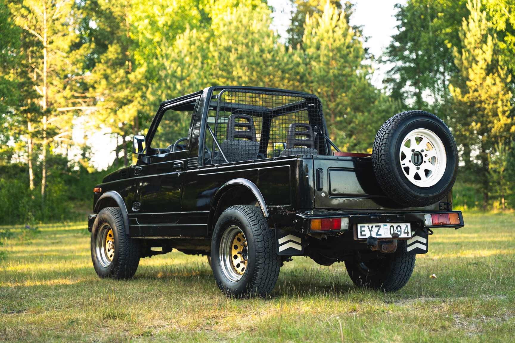 Exterior image of 1987 Suzuki SJ413 long