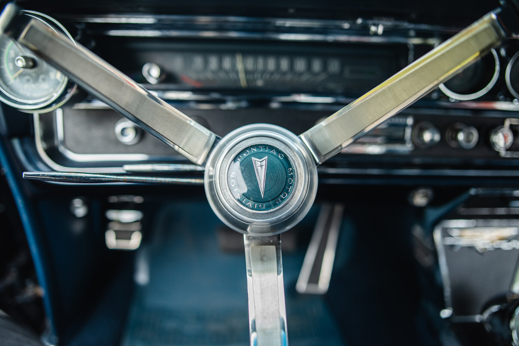 Interior image of 1965 Pontiac Catalina 421 Tripower-Pack 2+2