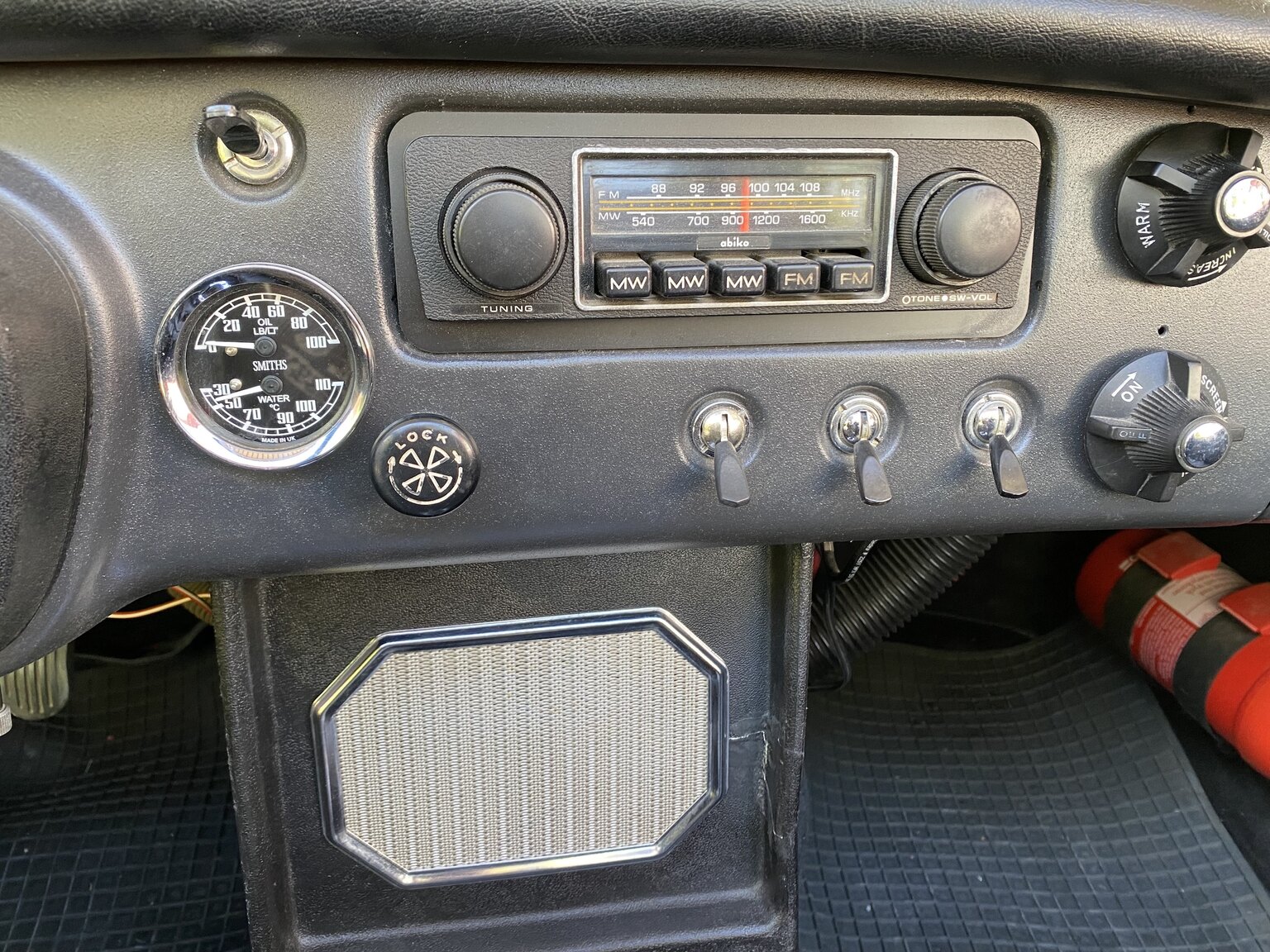 Interior image of 1967 MG MGB 1800