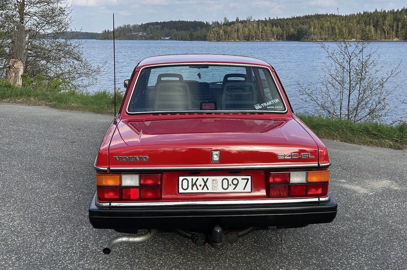 Exterior image of 1990 Volvo 240 GL