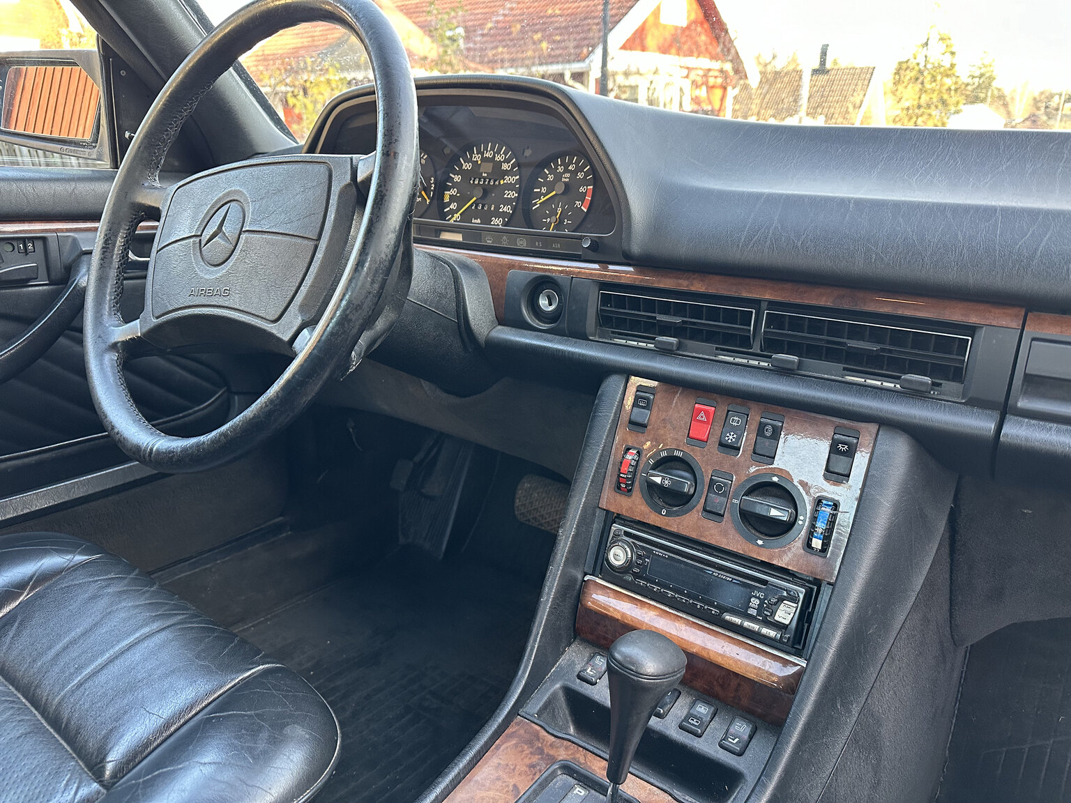 Interiörbild 1988 Mercedes 560 SEC