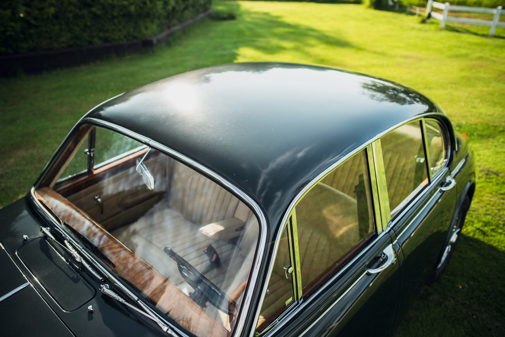 Exterior image of 1965 Daimler 250 V8