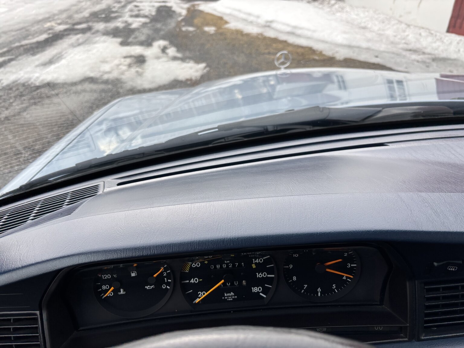 Interiörbild 1992 Mercedes-Benz 190 D