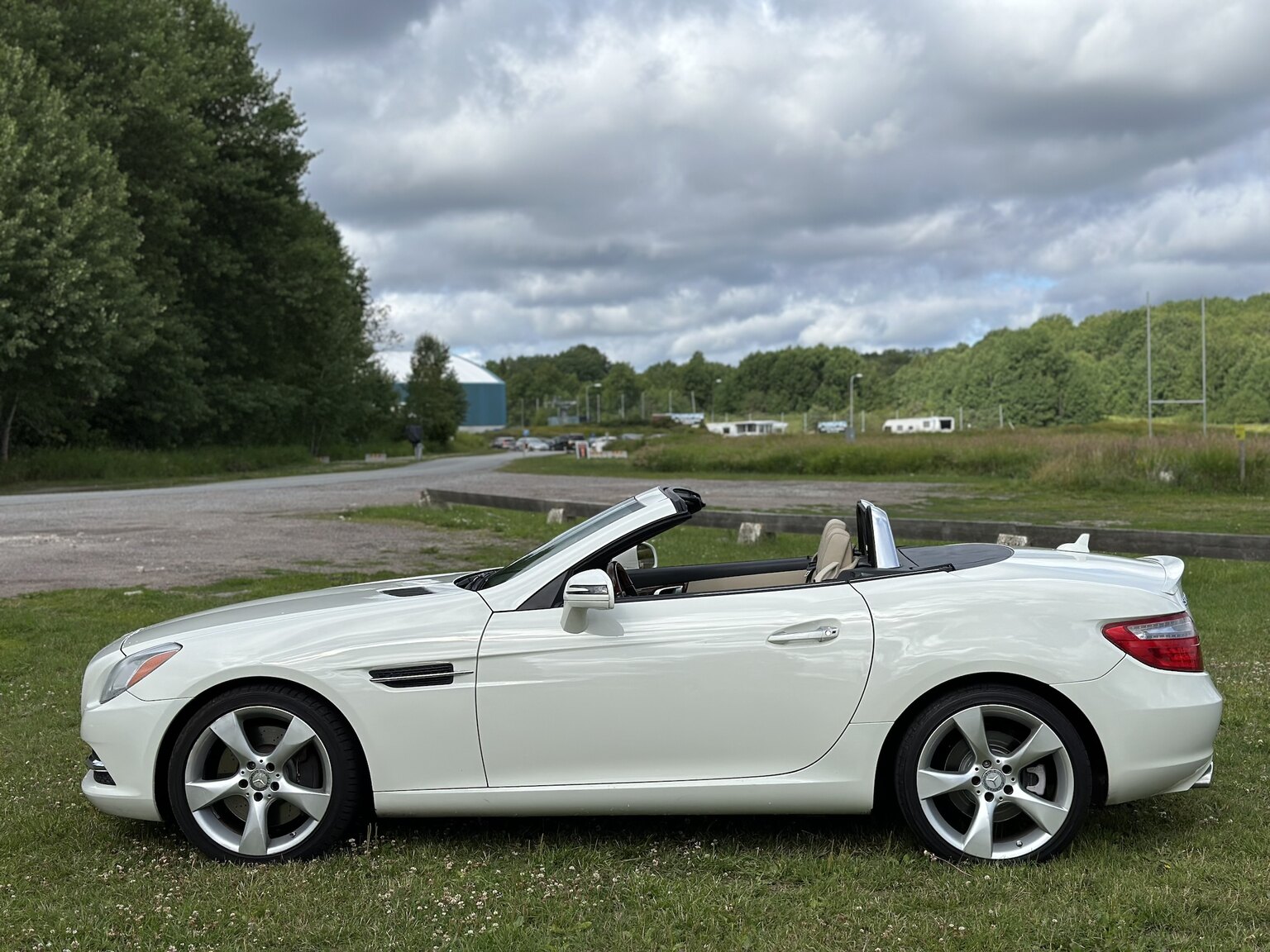 Exterior image of 2012 Mercedes-Benz SLK 350