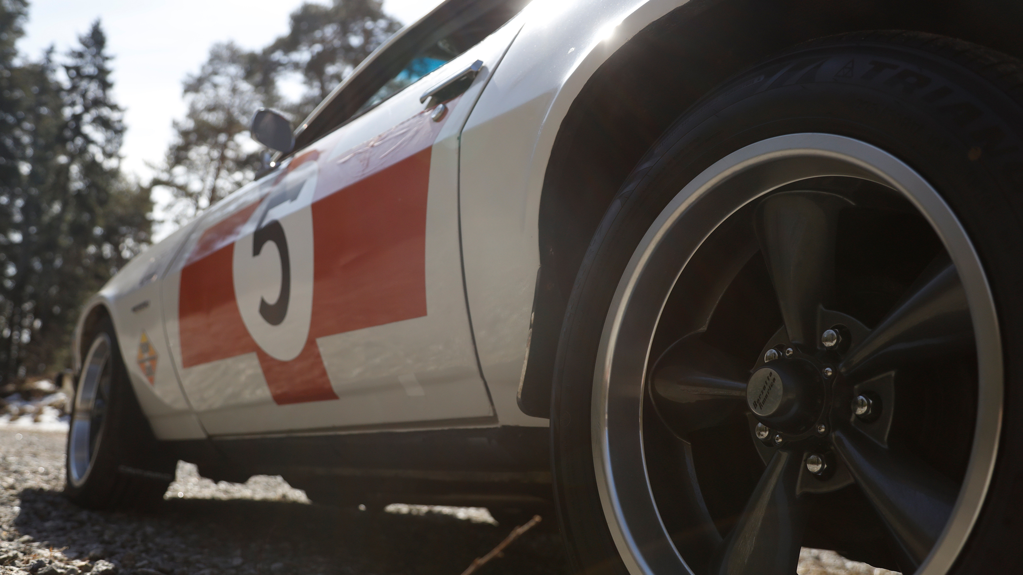 Exteriörbild på 1975 Chevrolet Camaro 307 (17)