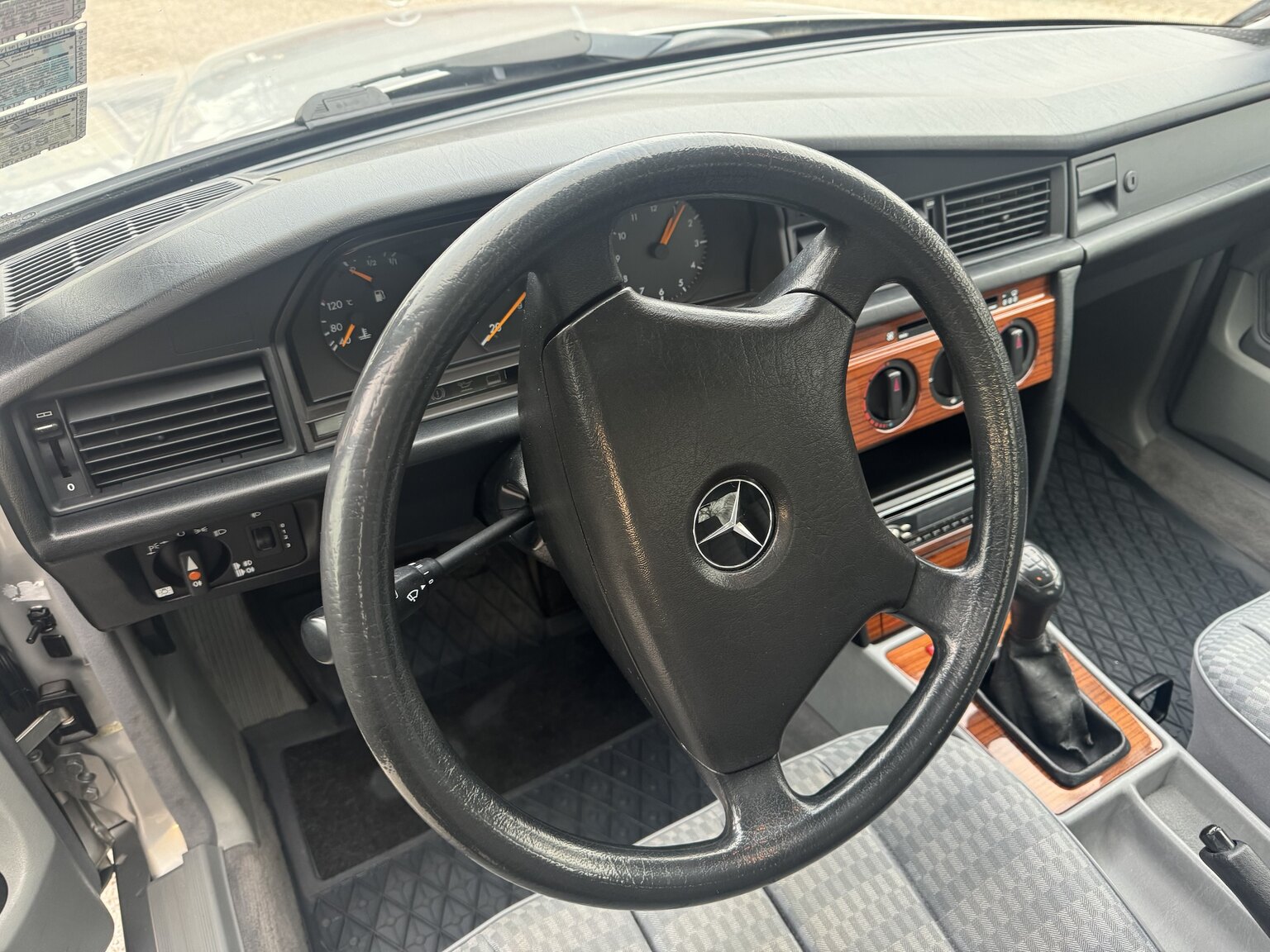 Interior image of 1992 Mercedes-Benz 190 D