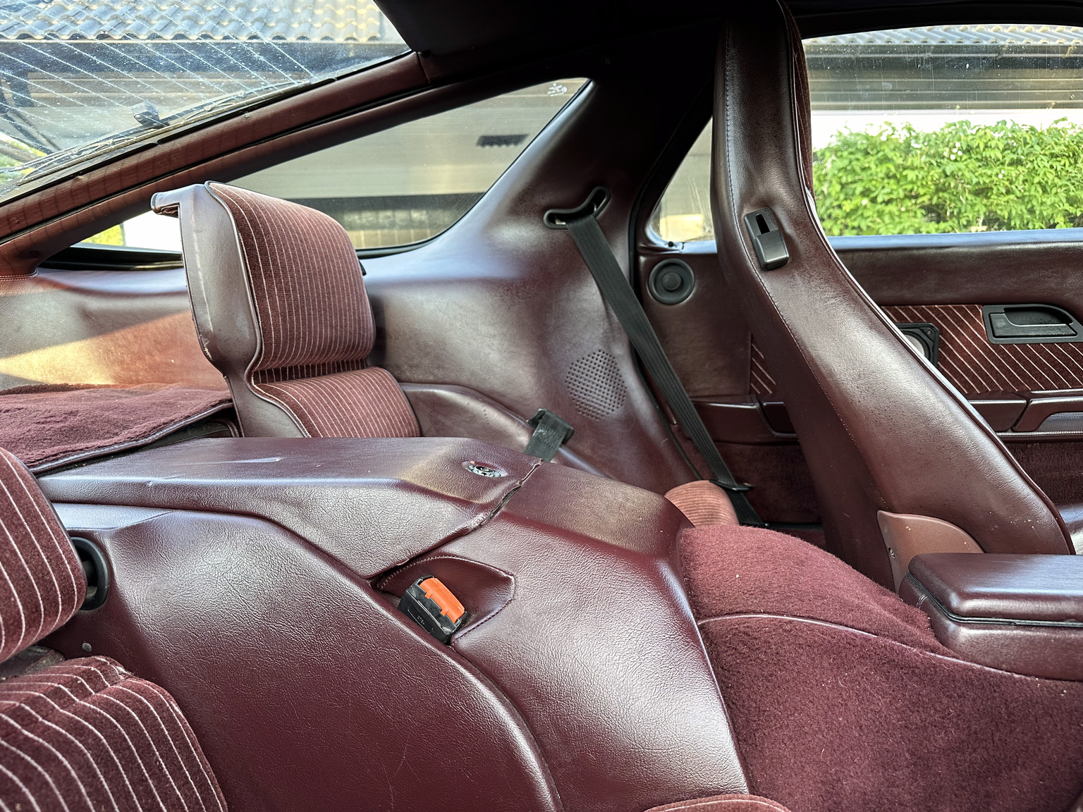 Innenraumfoto von 1985 Porsche 928 (38)