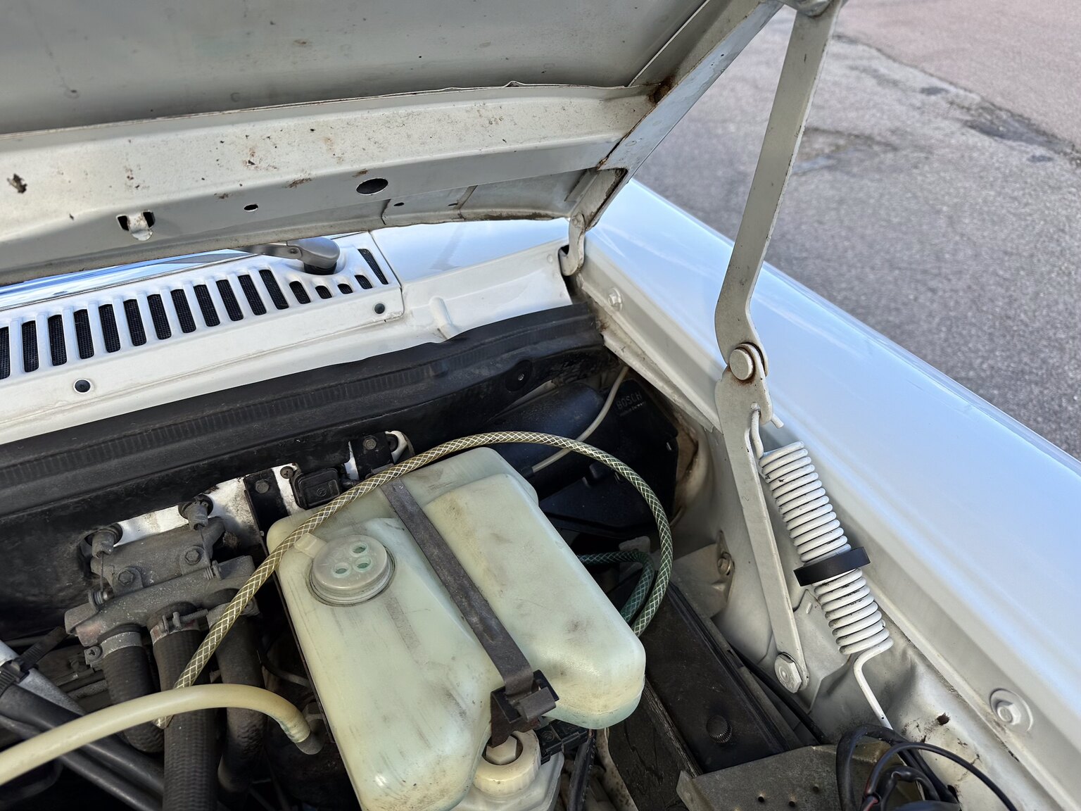 Image of 1975 Mercedes Benz 200 (16) mechanics