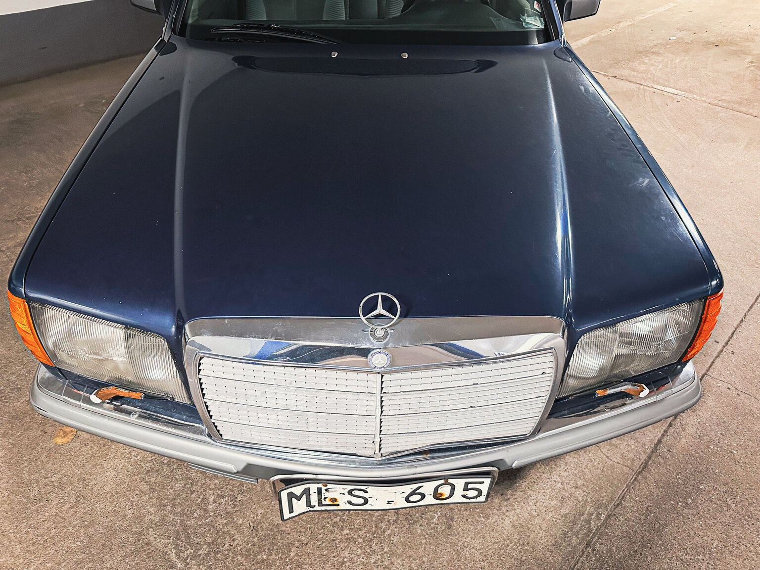 Exteriörbild på 1985 Mercedes-Benz 500 SEL