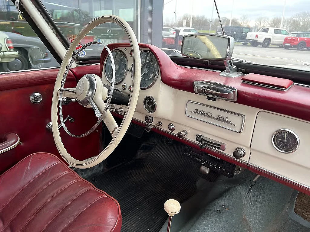 Innenraumfoto von 1961 Mercedes 190 SL (2)