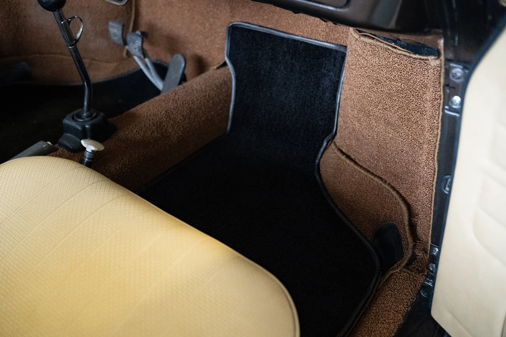 Innenraumfoto von 1962 Volkswagen 1200 Karmann Coupe (38)