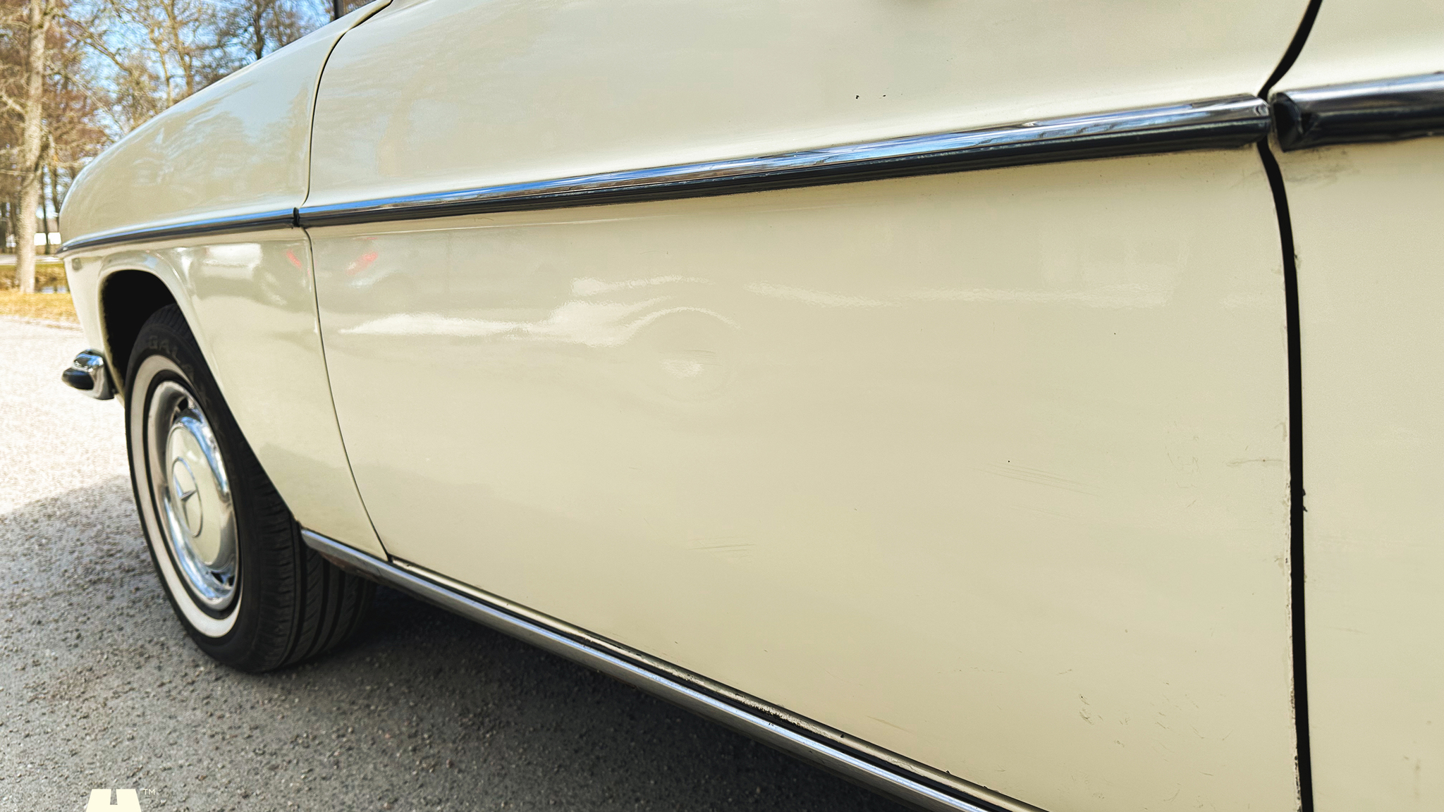 Exteriörbild på 1972 Mercedes-Benz 200