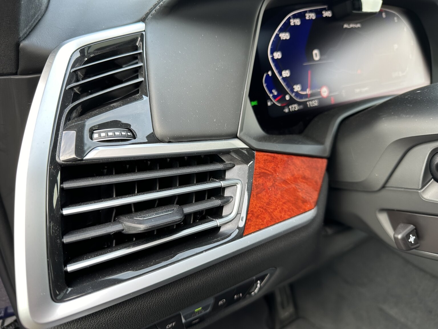 Interior image of 2022 ALPINA XB7