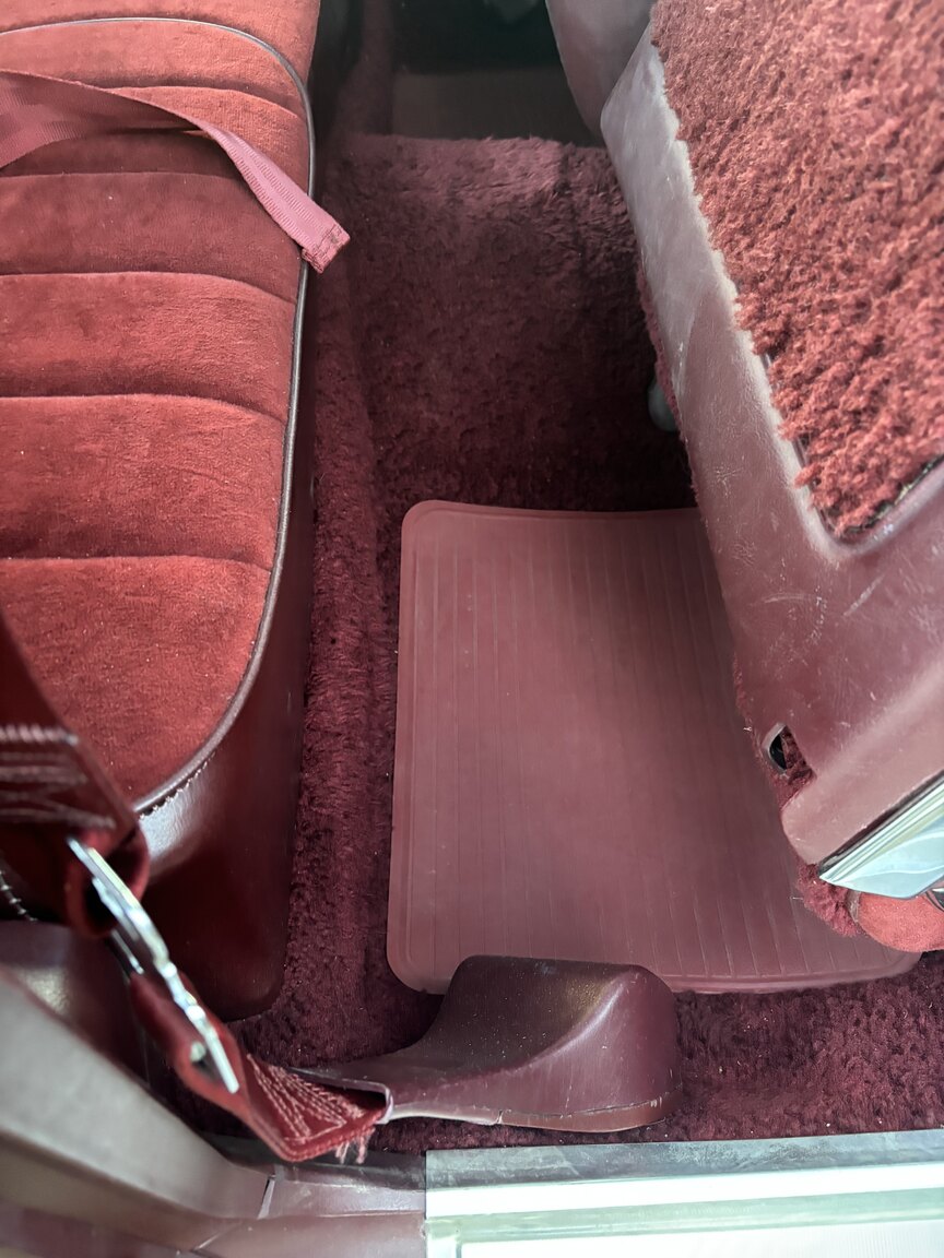Interiörbild 1976 Chrysler Cordoba