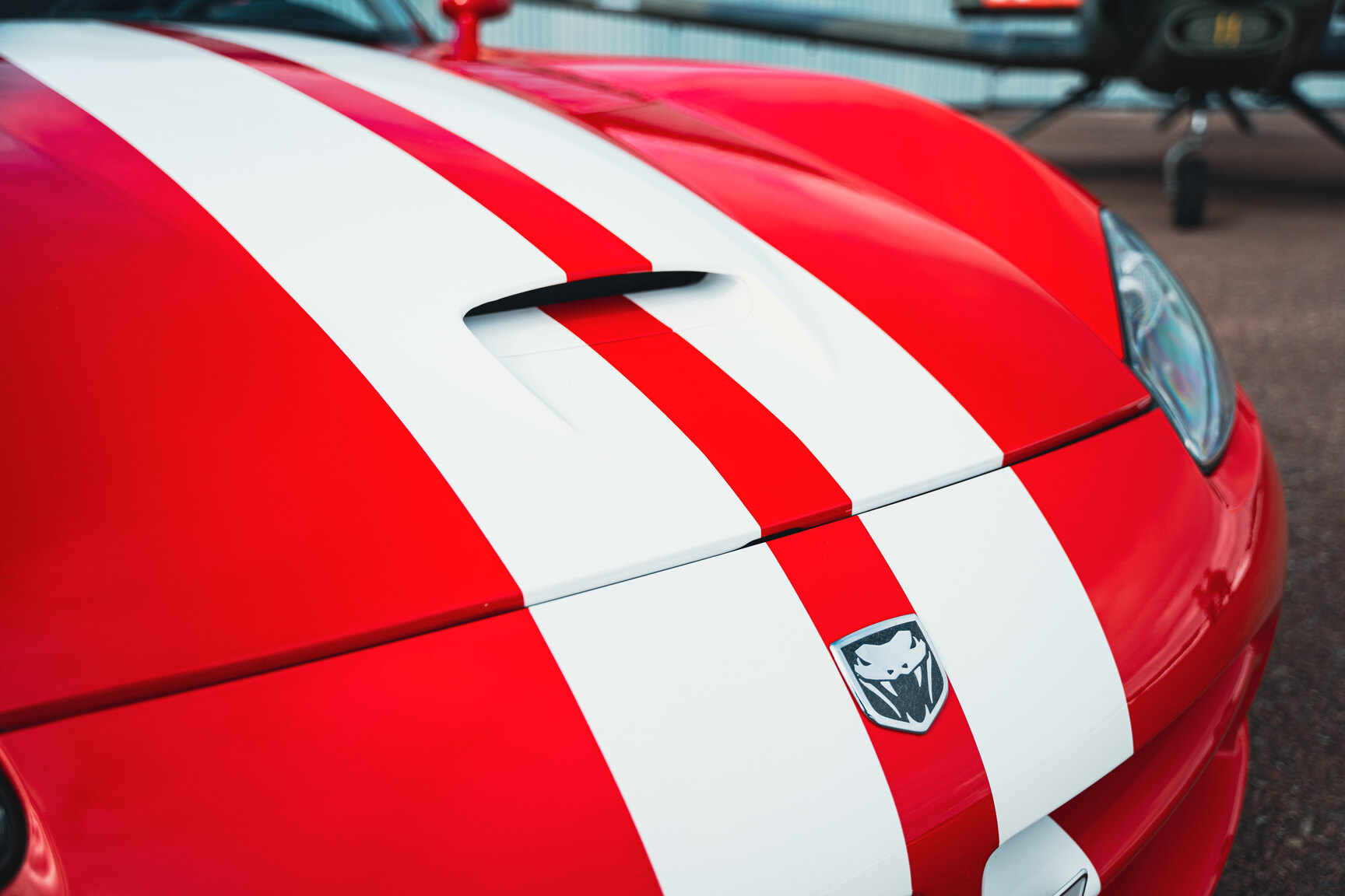 Exteriörbild på 2003 Dodge Viper SRT-10
