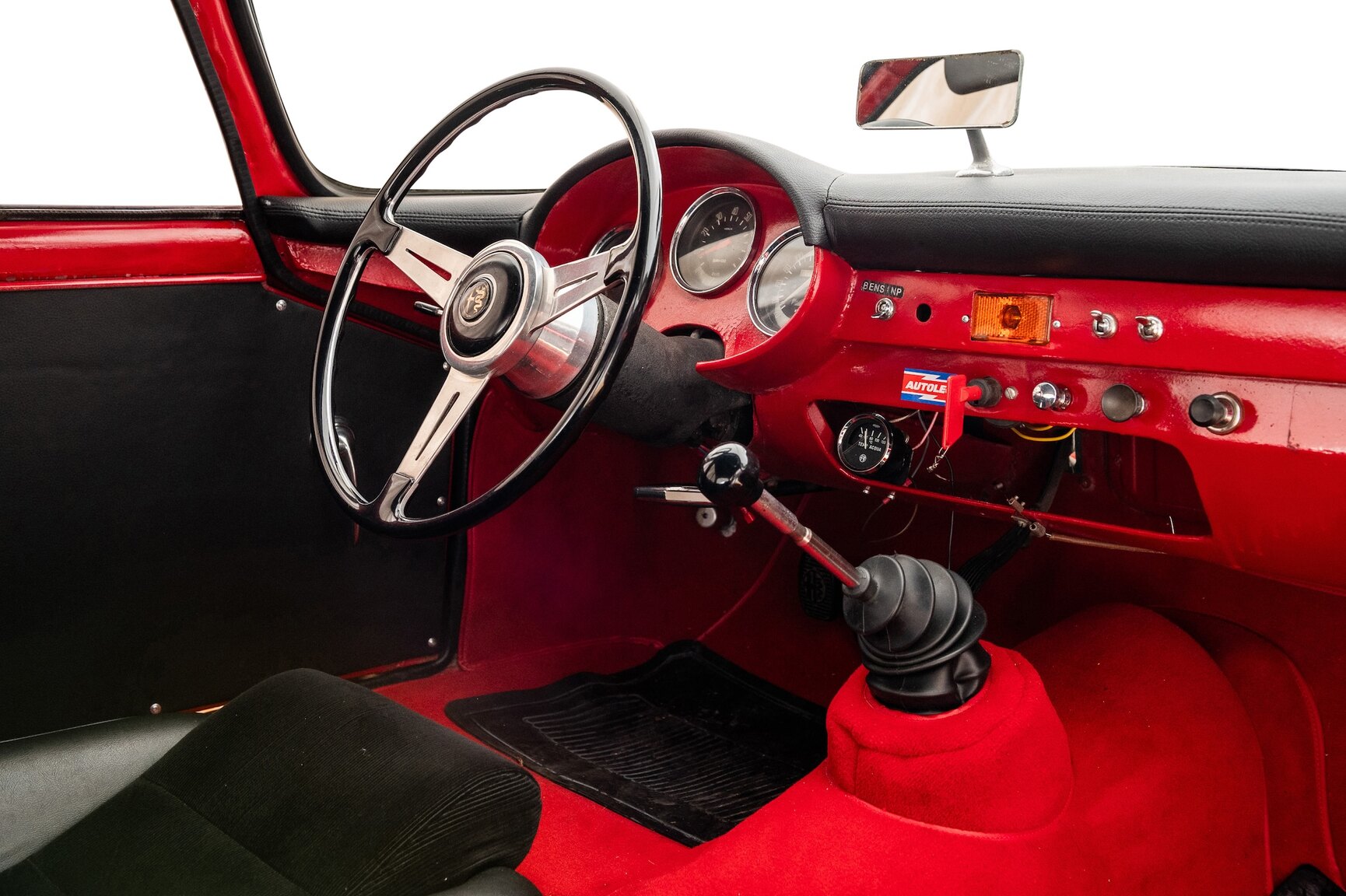 Interior image of 1962 Alfa Romeo Giulietta 1300 SS