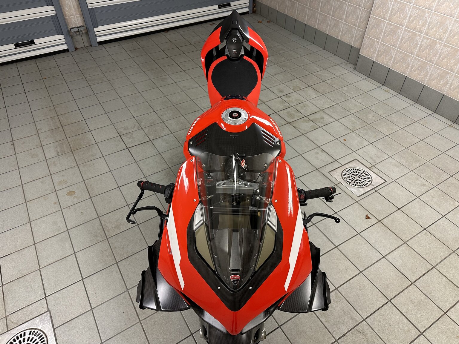 Aussenfoto 2021 Ducati Superleggera V4 23/500